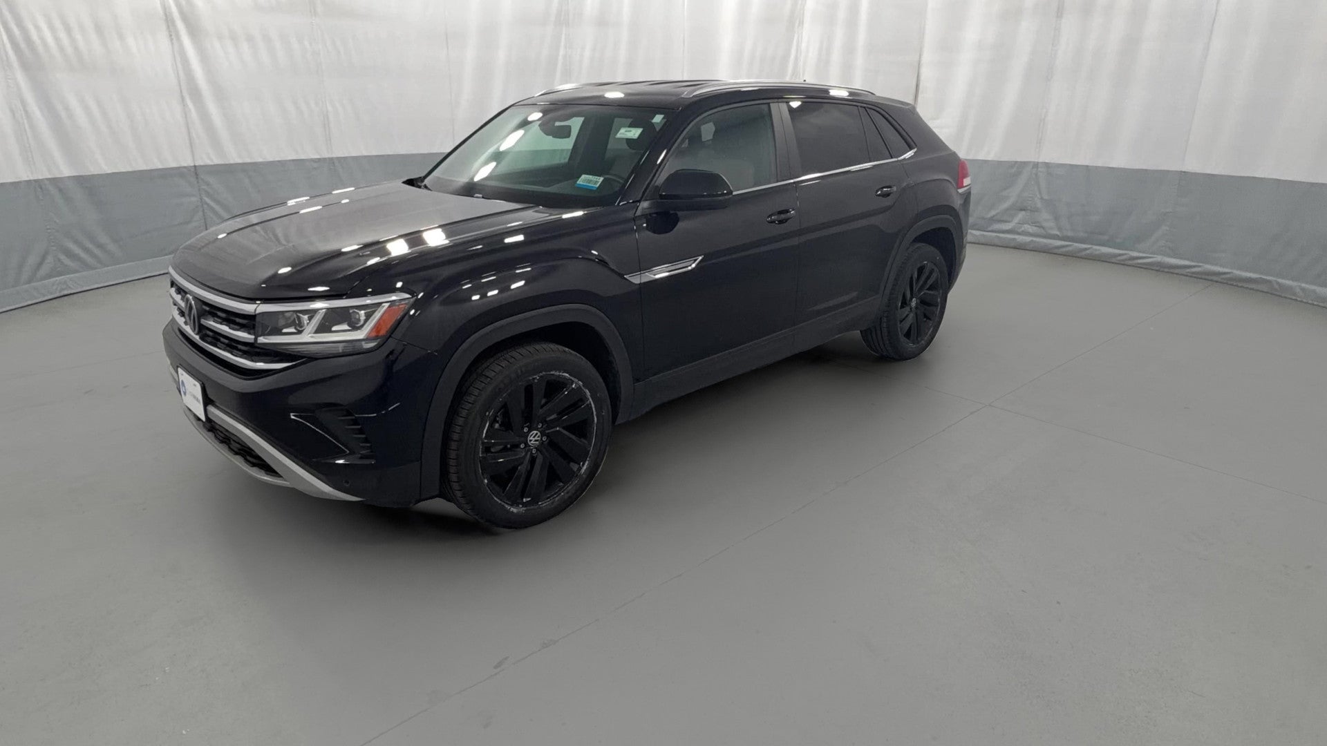 2023 Volkswagen Atlas Cross Sport vehicle photo