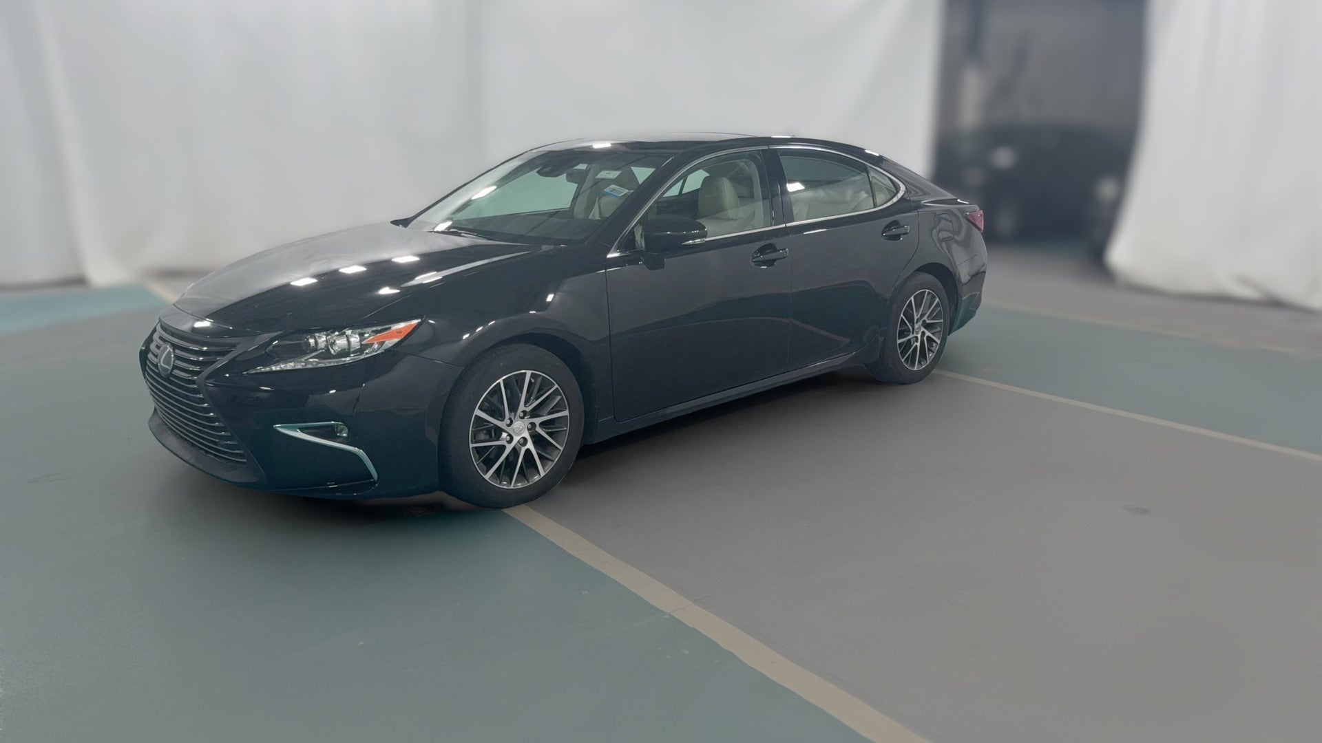 2018 Lexus ES vehicle photo