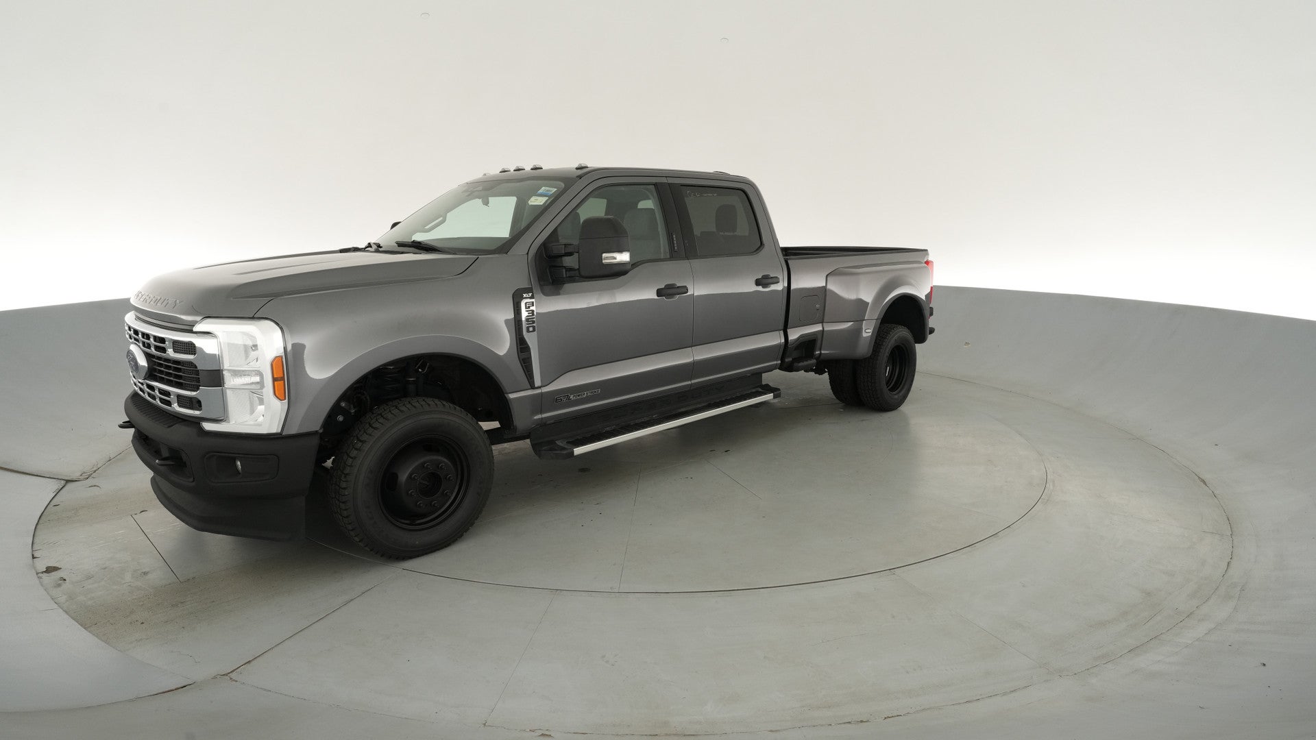 2024 Ford F350 Super Duty Crew Cab vehicle photo
