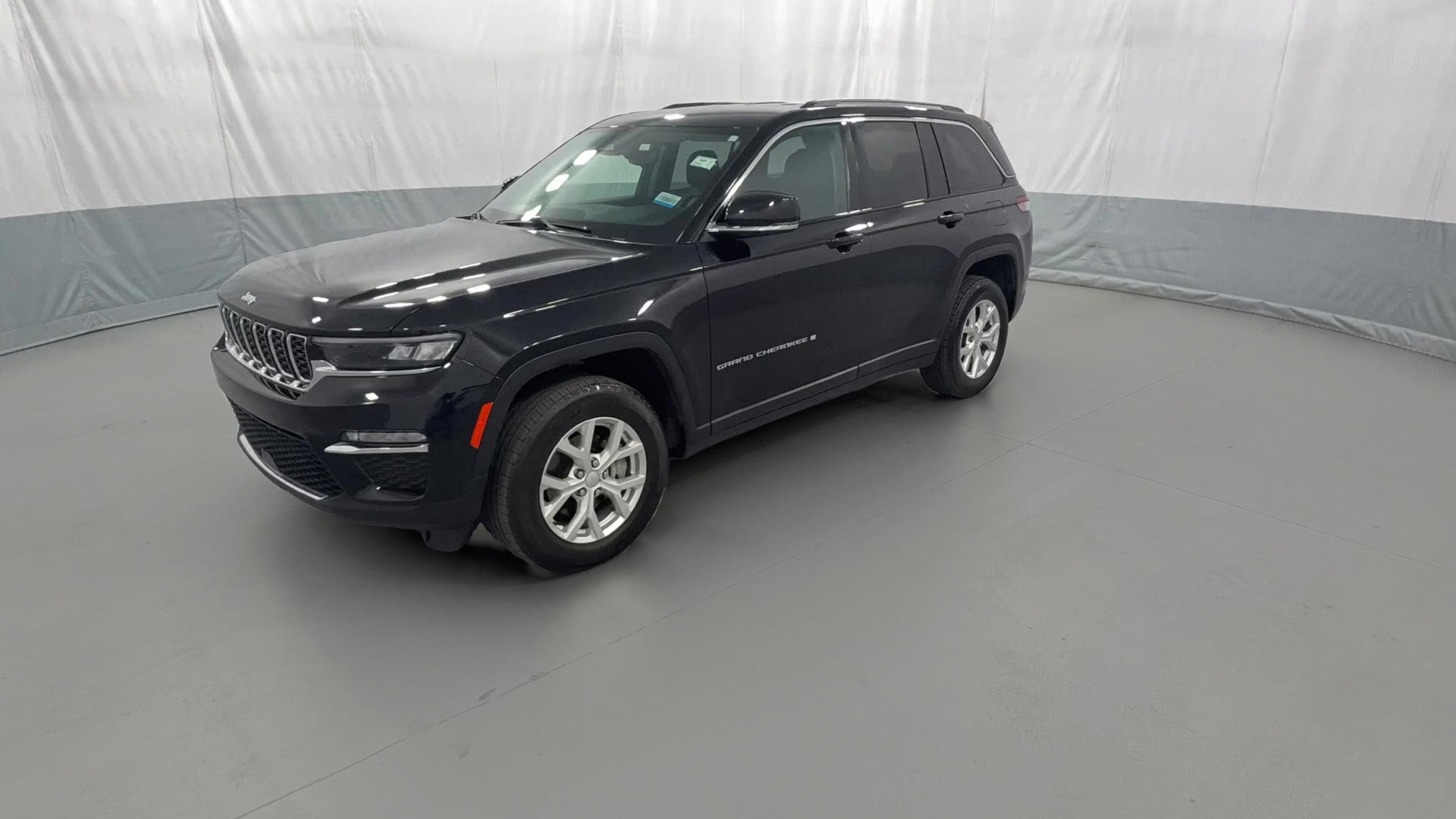 2023 Jeep Grand Cherokee vehicle photo