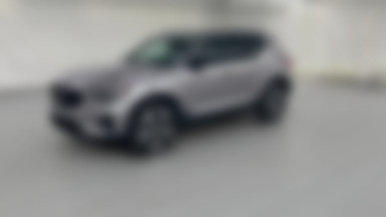 2026 Volvo XC40 vehicle photo