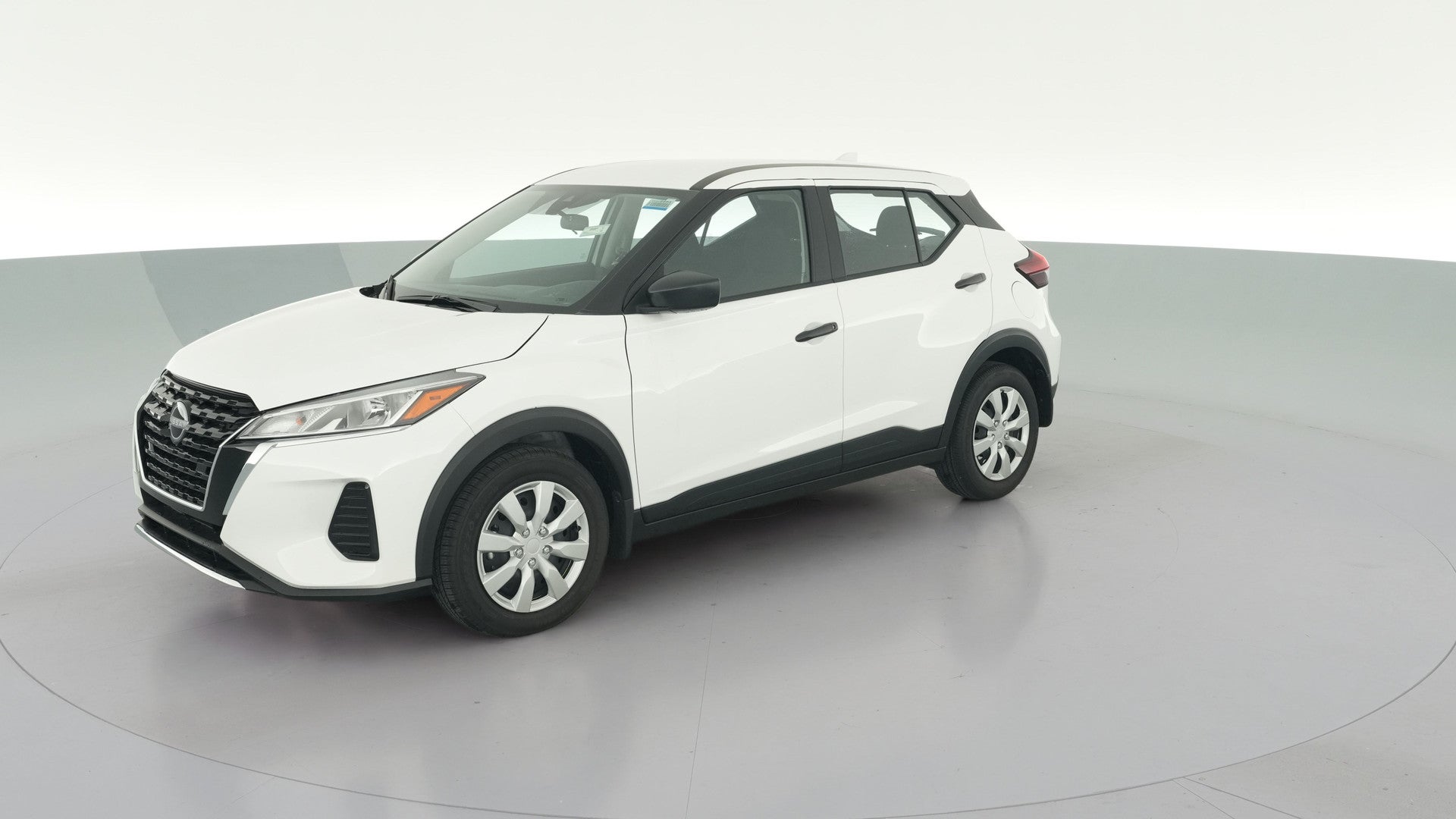 2025 Nissan Kicks Play vehicle photo