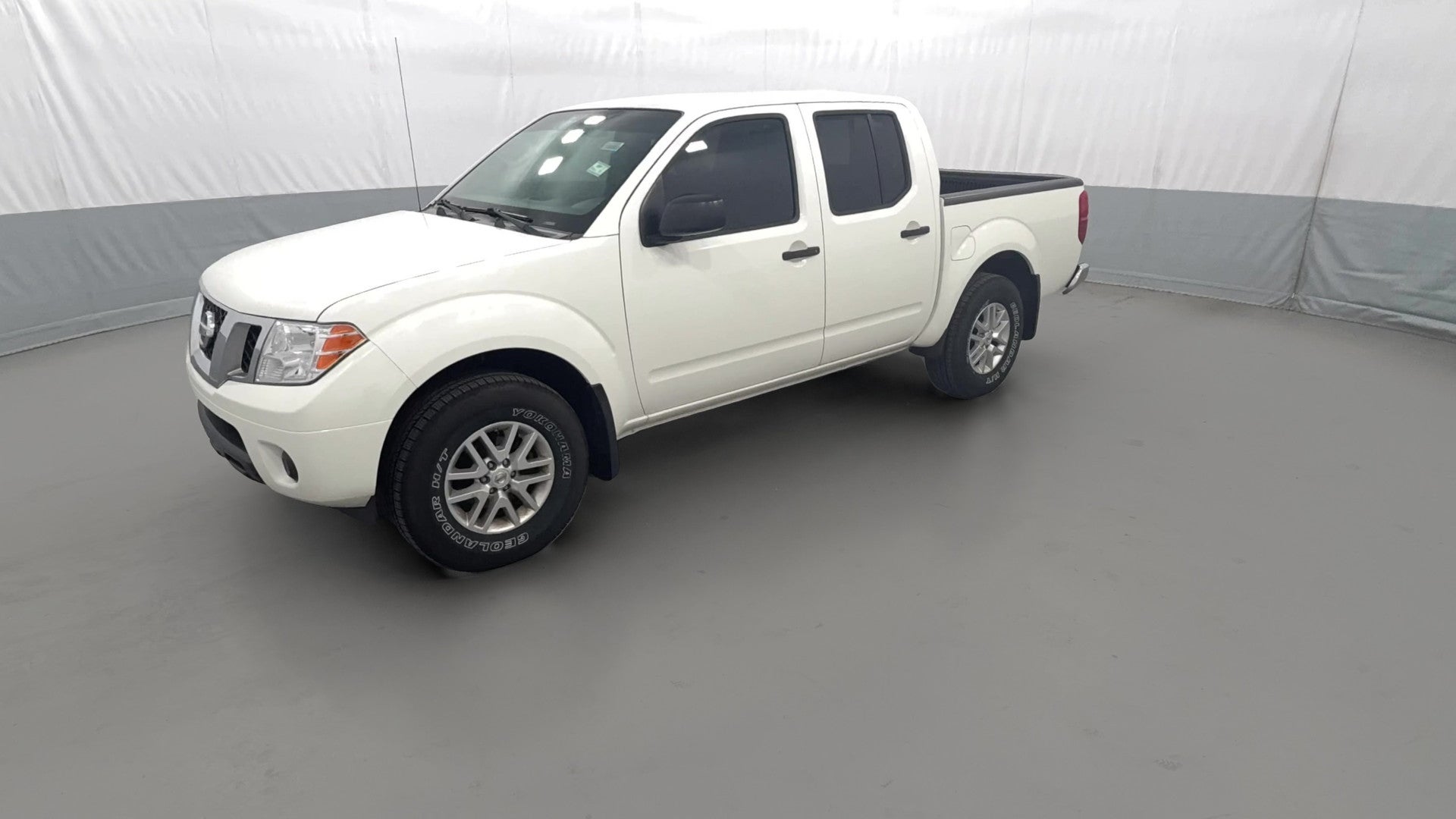 2019 Nissan Frontier Crew Cab vehicle photo