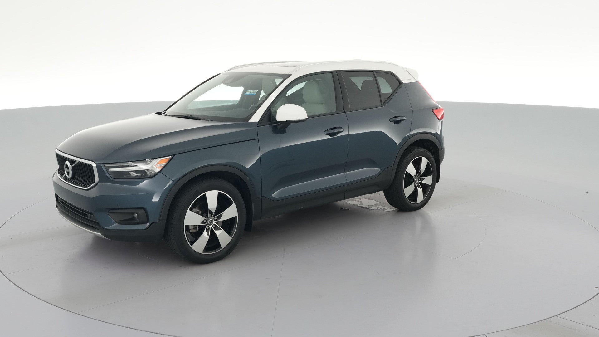 2021 Volvo XC40 vehicle photo