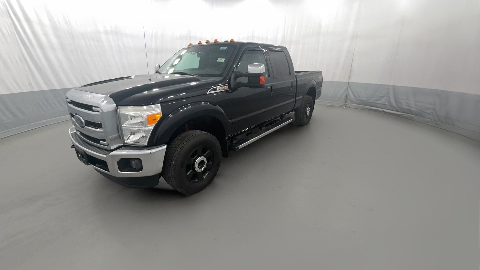 2016 Ford F350 Super Duty Crew Cab vehicle photo
