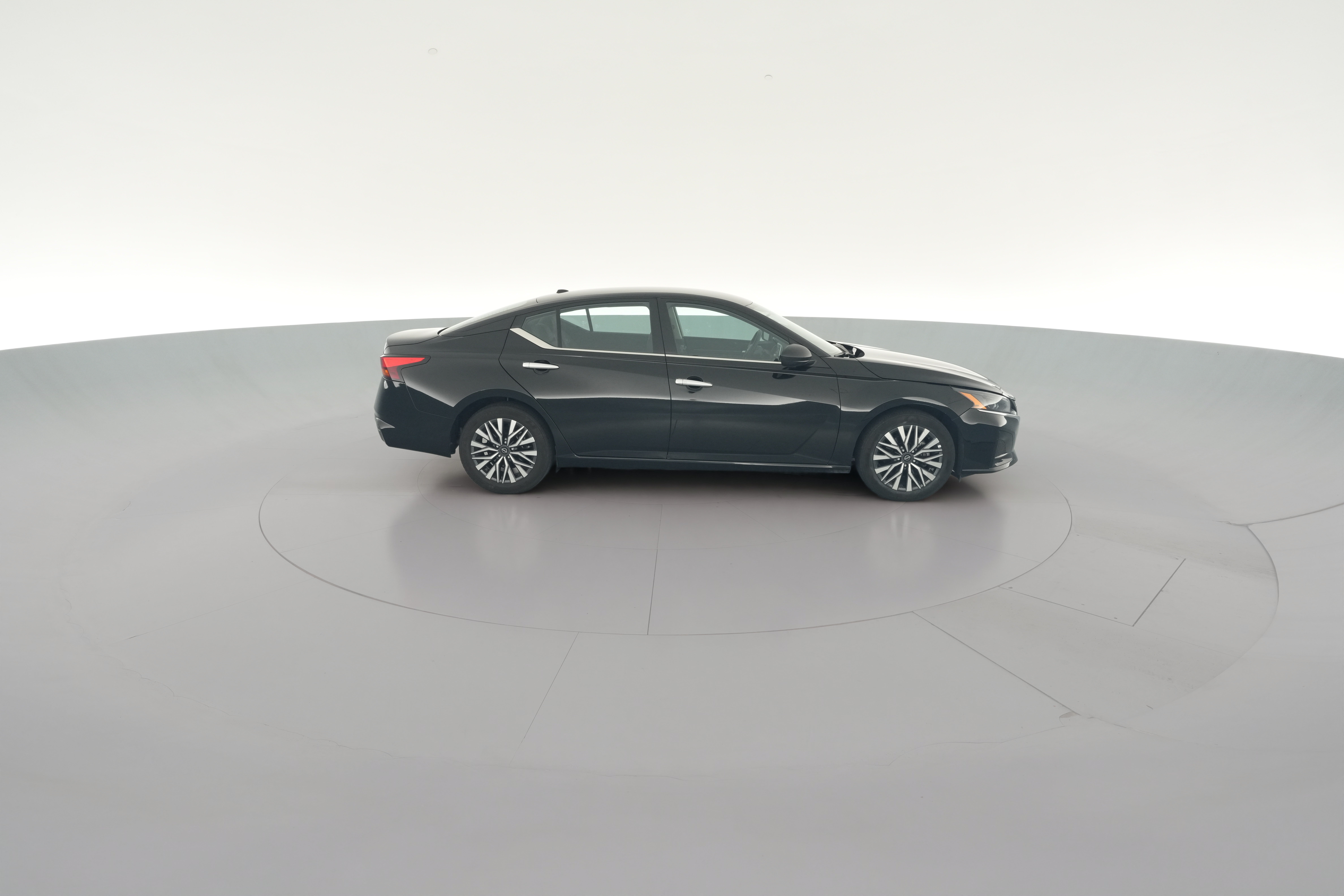2025 Nissan Altima SV - Photo 35