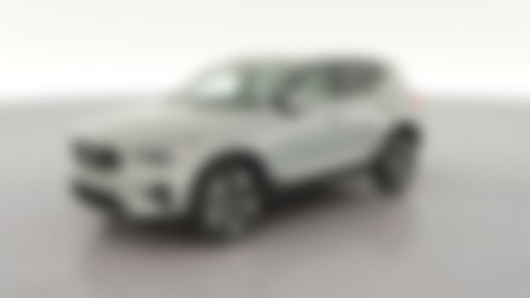 2024 Volvo XC40 vehicle photo