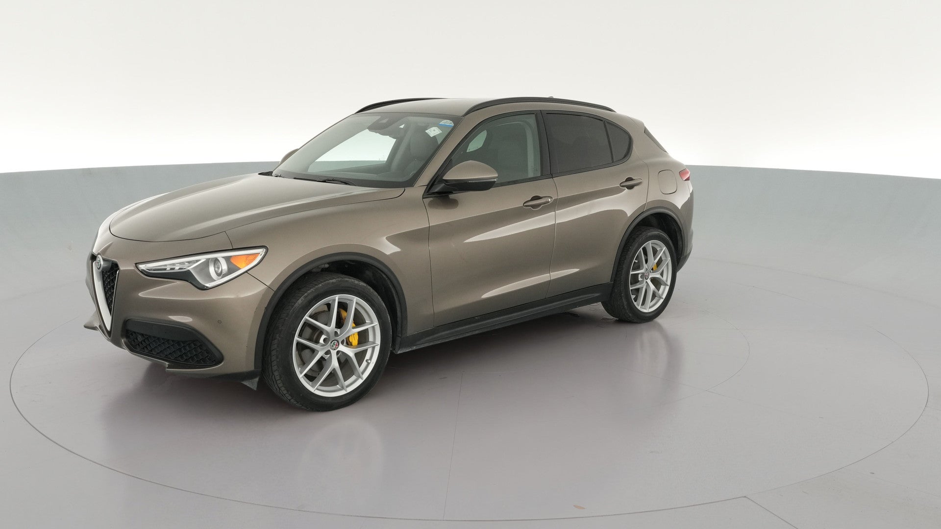 2019 Alfa Romeo Stelvio vehicle photo