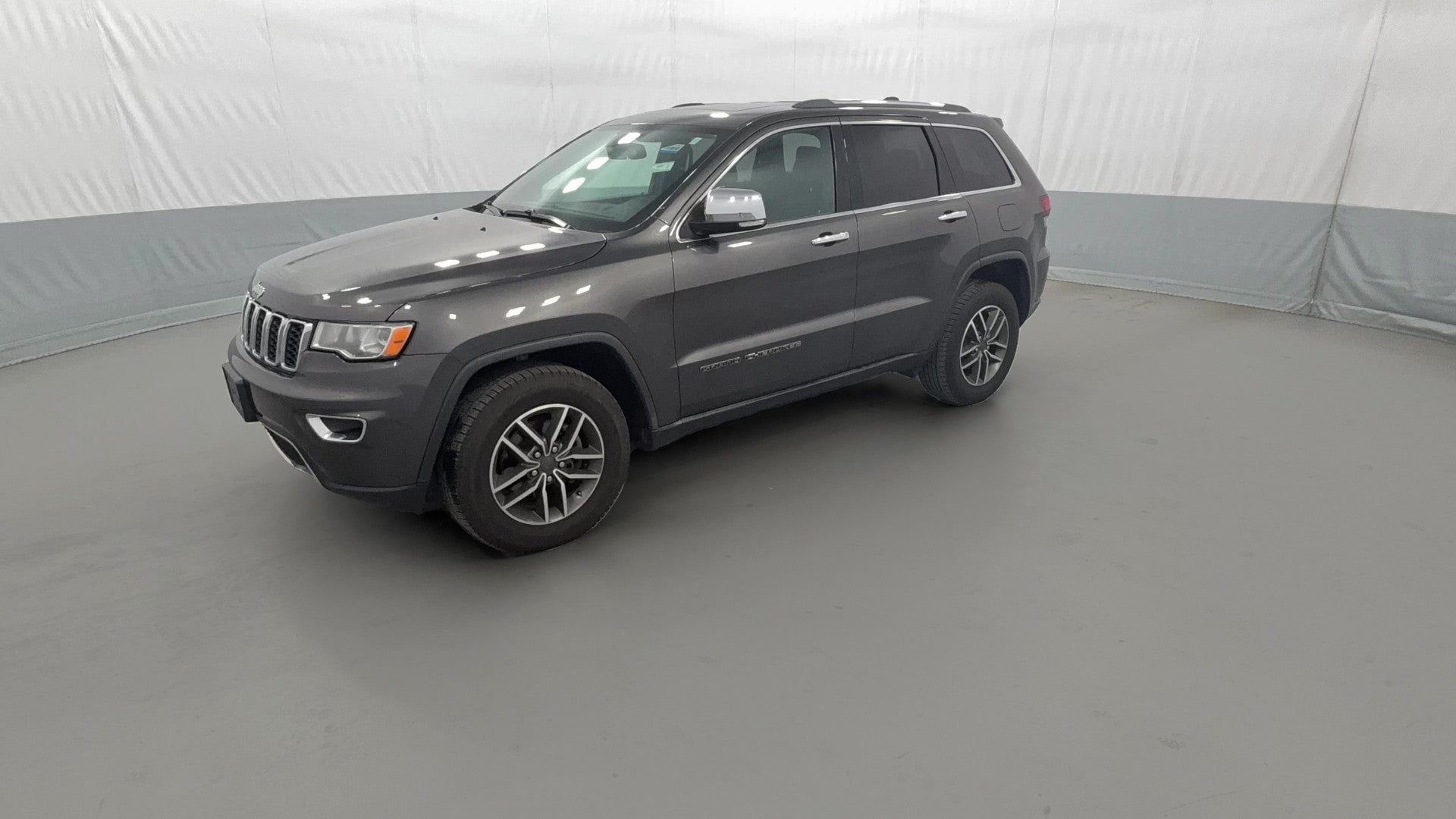 2020 Jeep Grand Cherokee vehicle photo