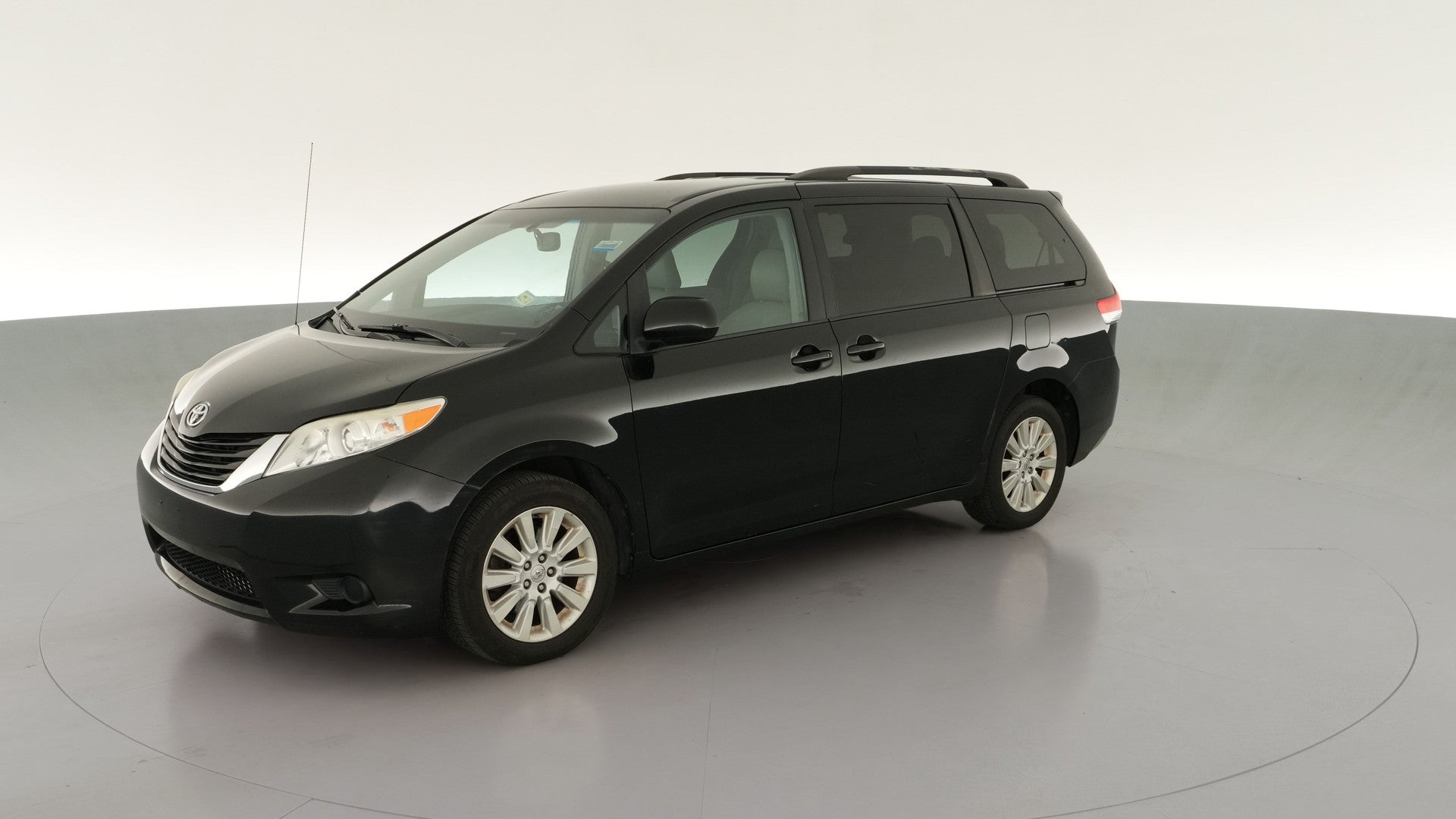 2013 Toyota Sienna vehicle photo