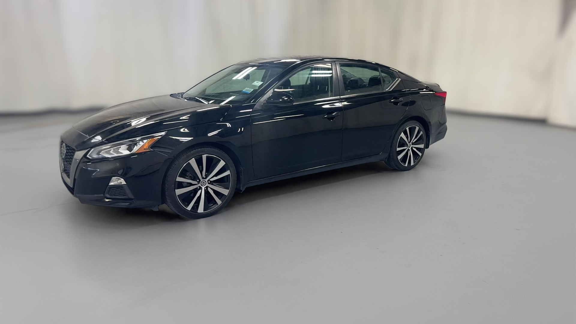 2021 Nissan Altima vehicle photo