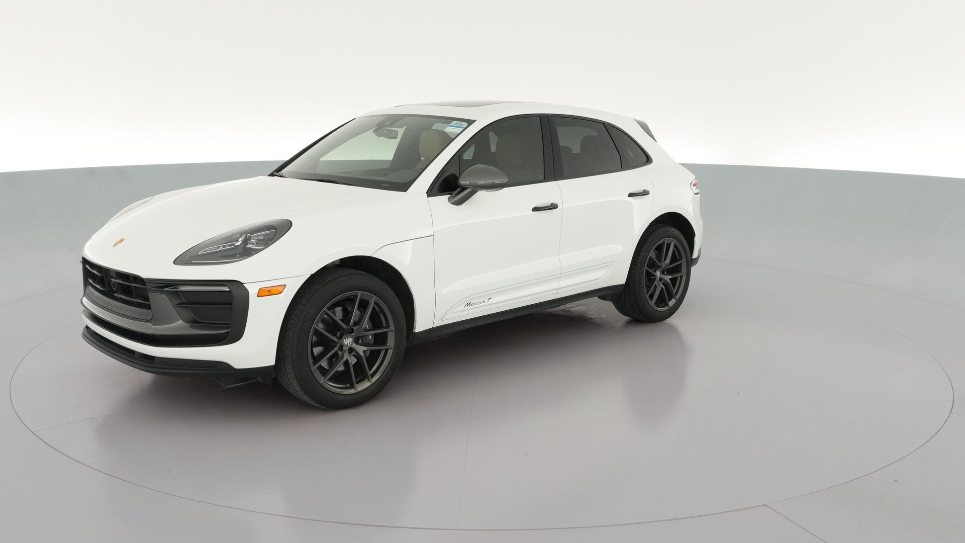 2023 Porsche Macan vehicle photo