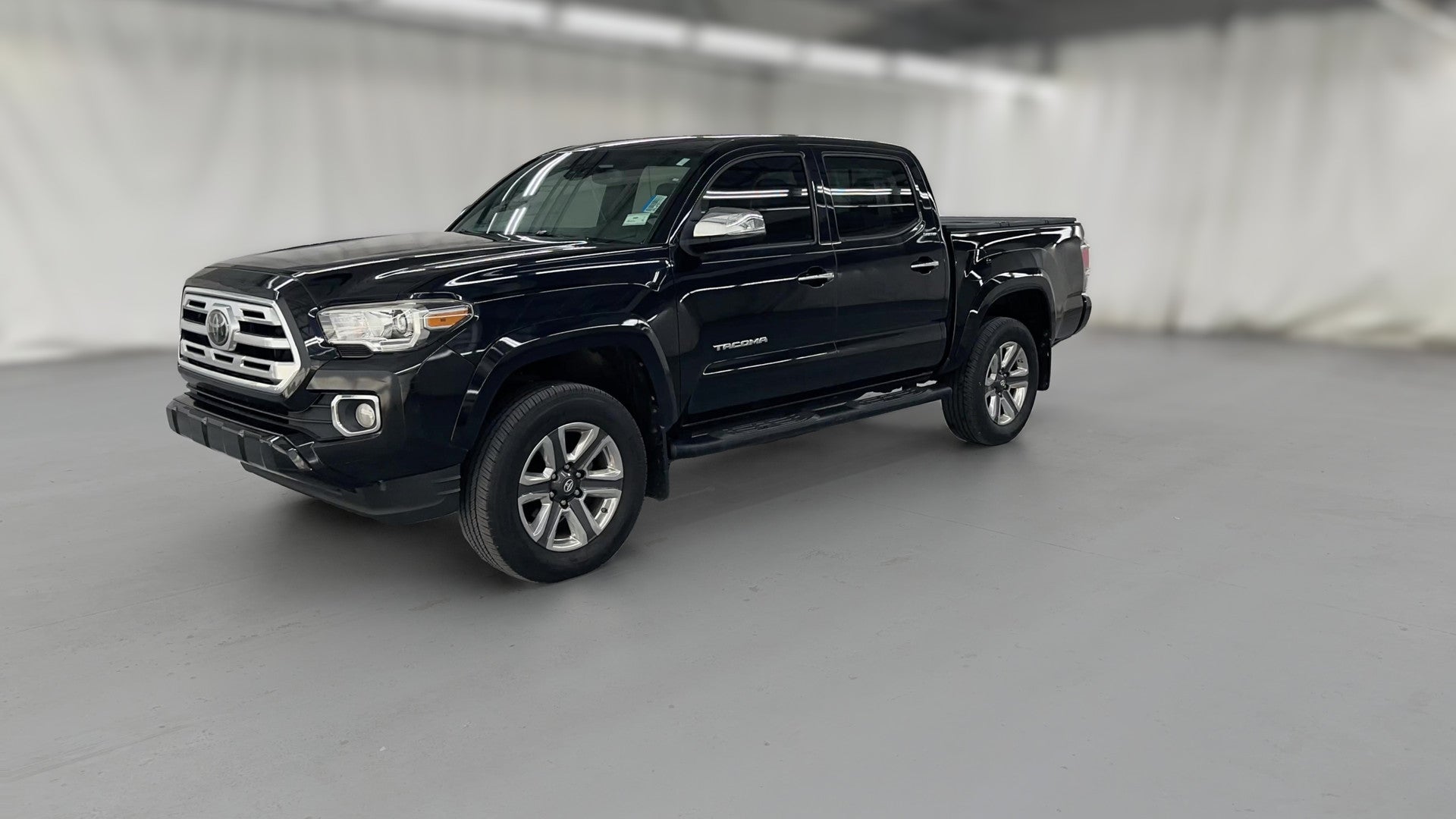 2018 Toyota Tacoma Double Cab vehicle photo