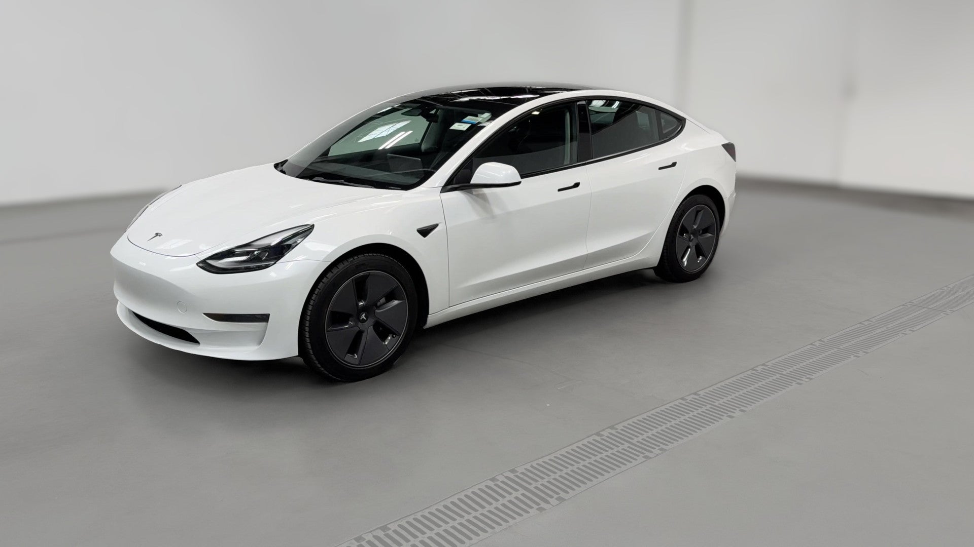2023 Tesla Model 3 vehicle photo