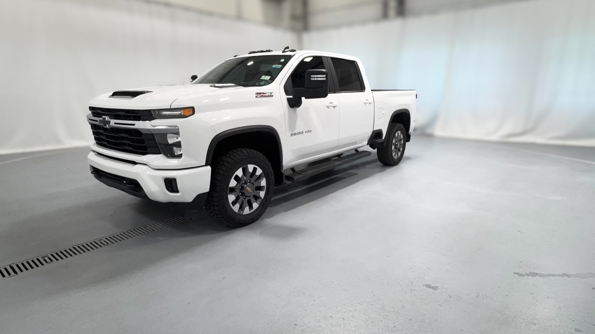 2024 Chevrolet Silverado 2500 HD Crew Cab vehicle photo
