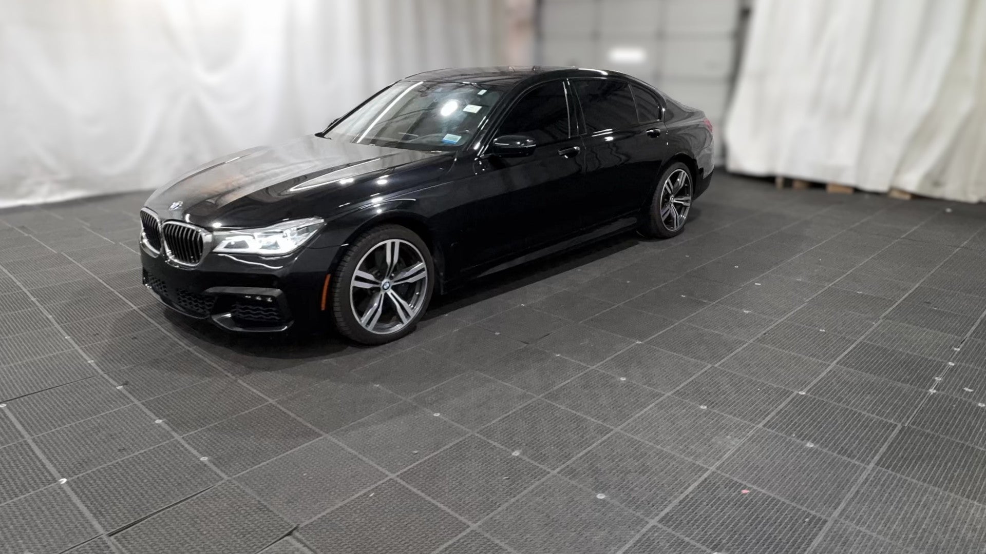 2016 BMW 7 Series vehicle photo