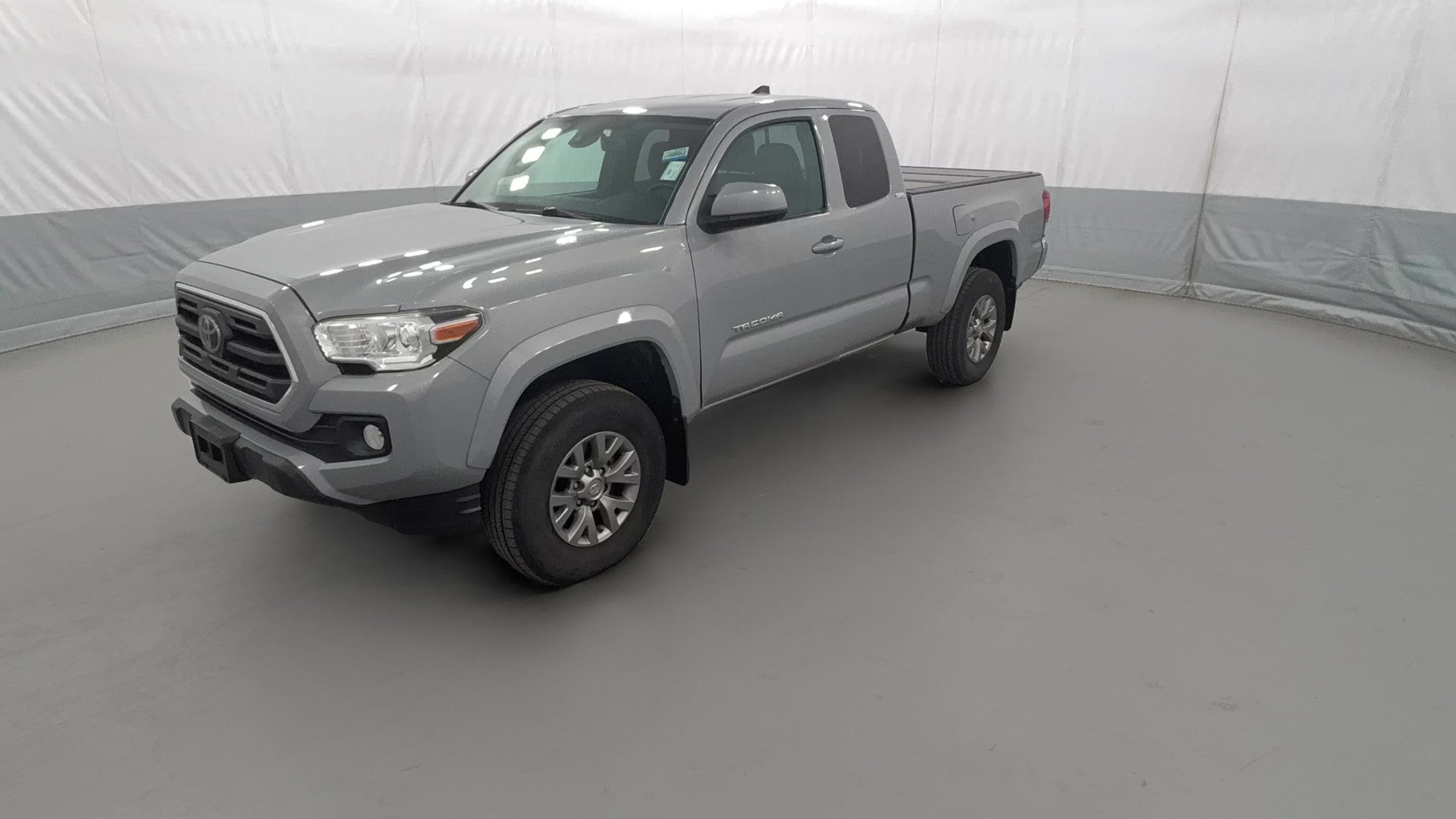 2019 Toyota Tacoma Access Cab vehicle photo