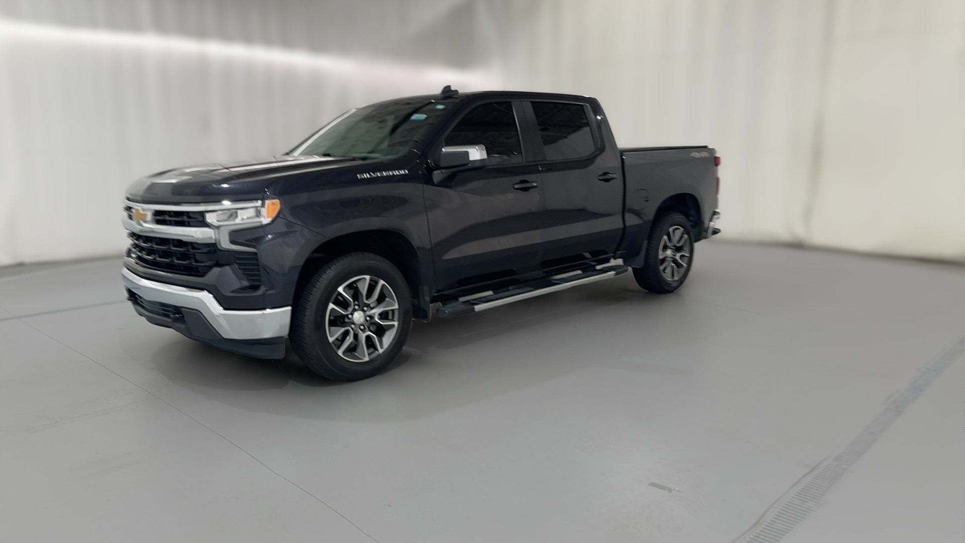 2022 Chevrolet Silverado 1500 Crew Cab vehicle photo