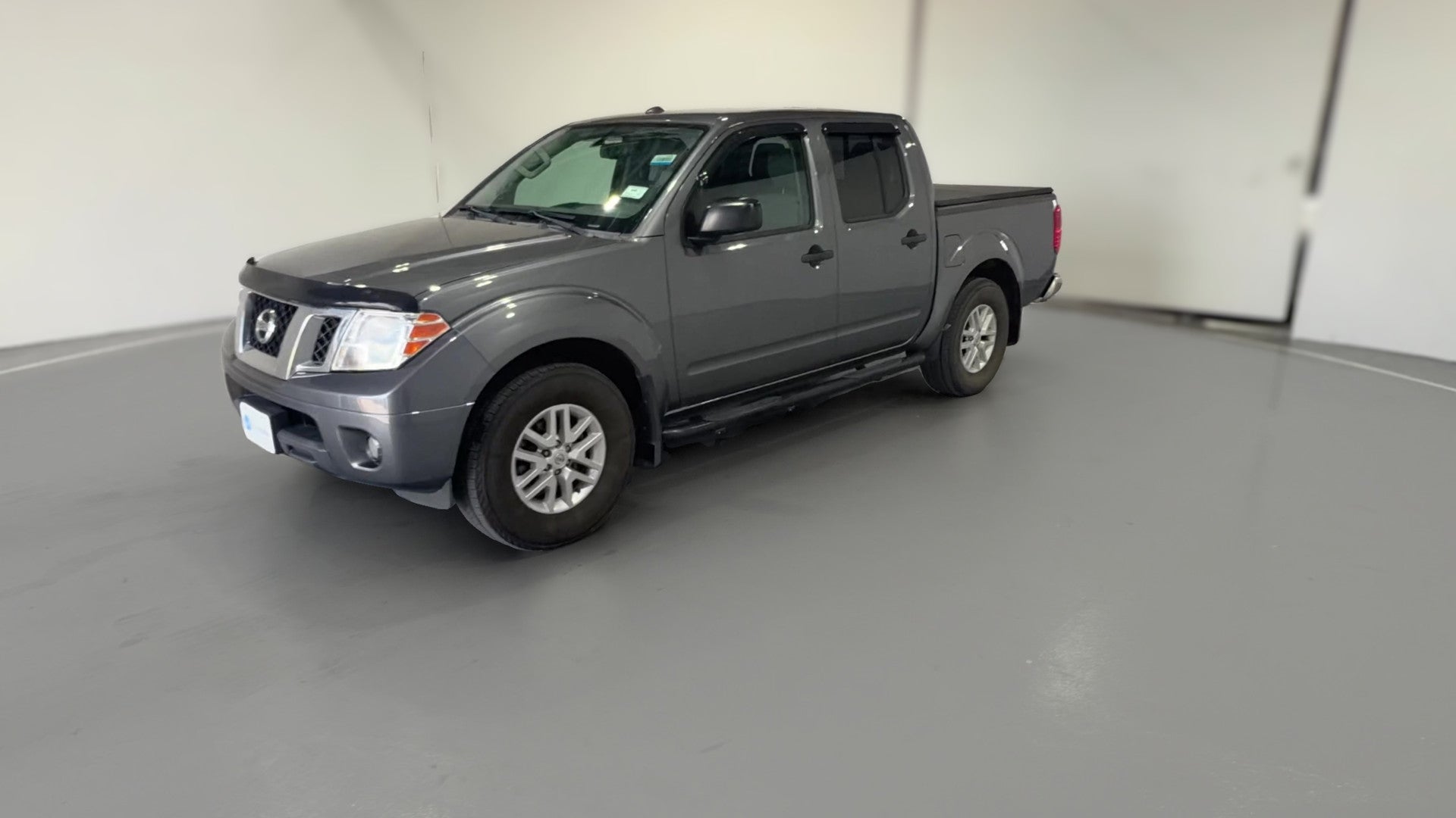 2017 Nissan Frontier Crew Cab vehicle photo