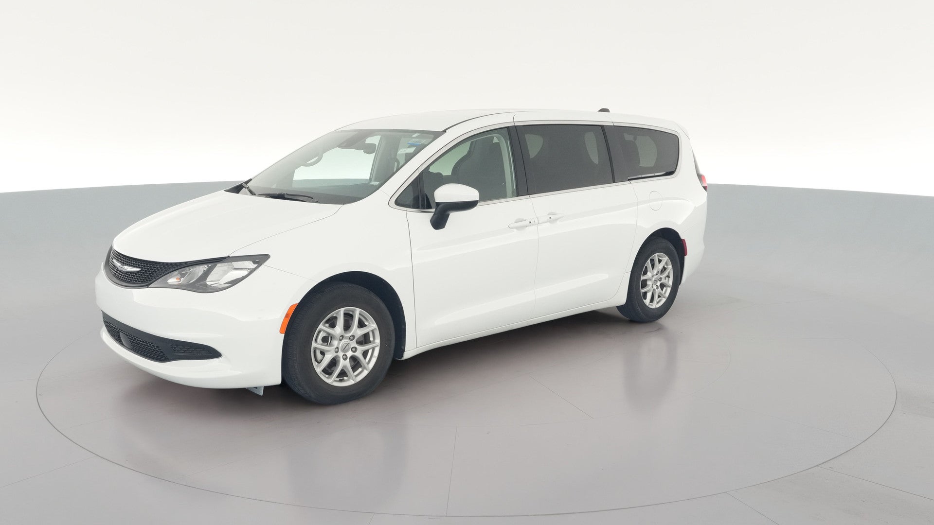 2023 Chrysler Voyager vehicle photo