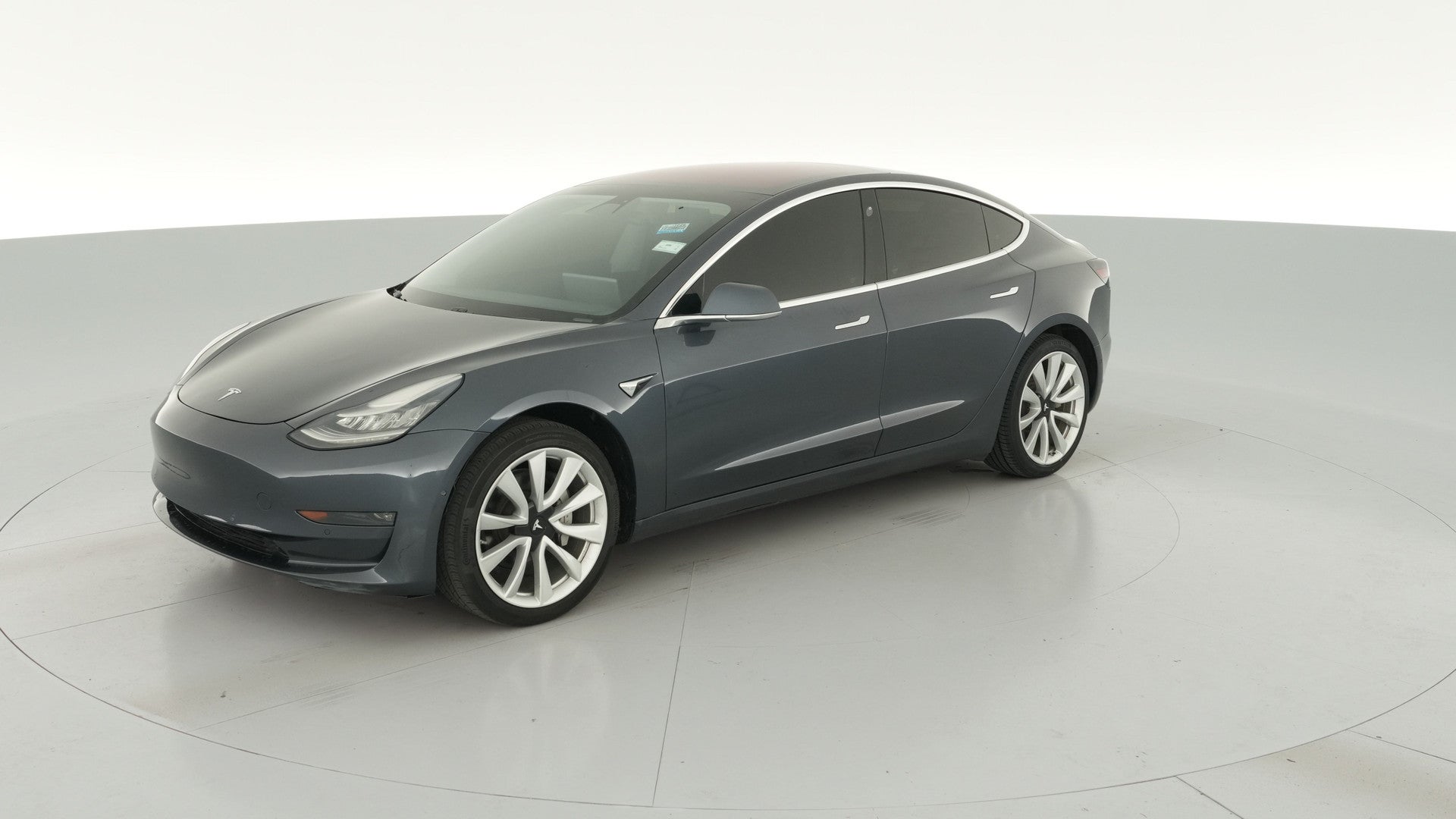 2018 Tesla Model 3 vehicle photo
