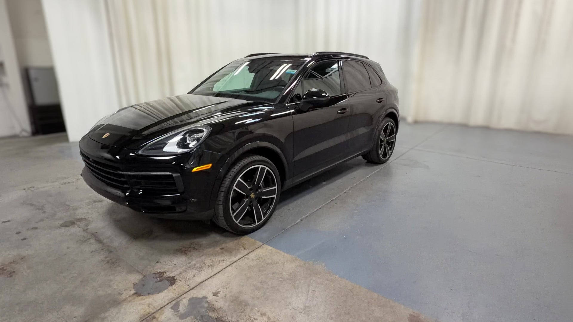 2021 Porsche Cayenne vehicle photo