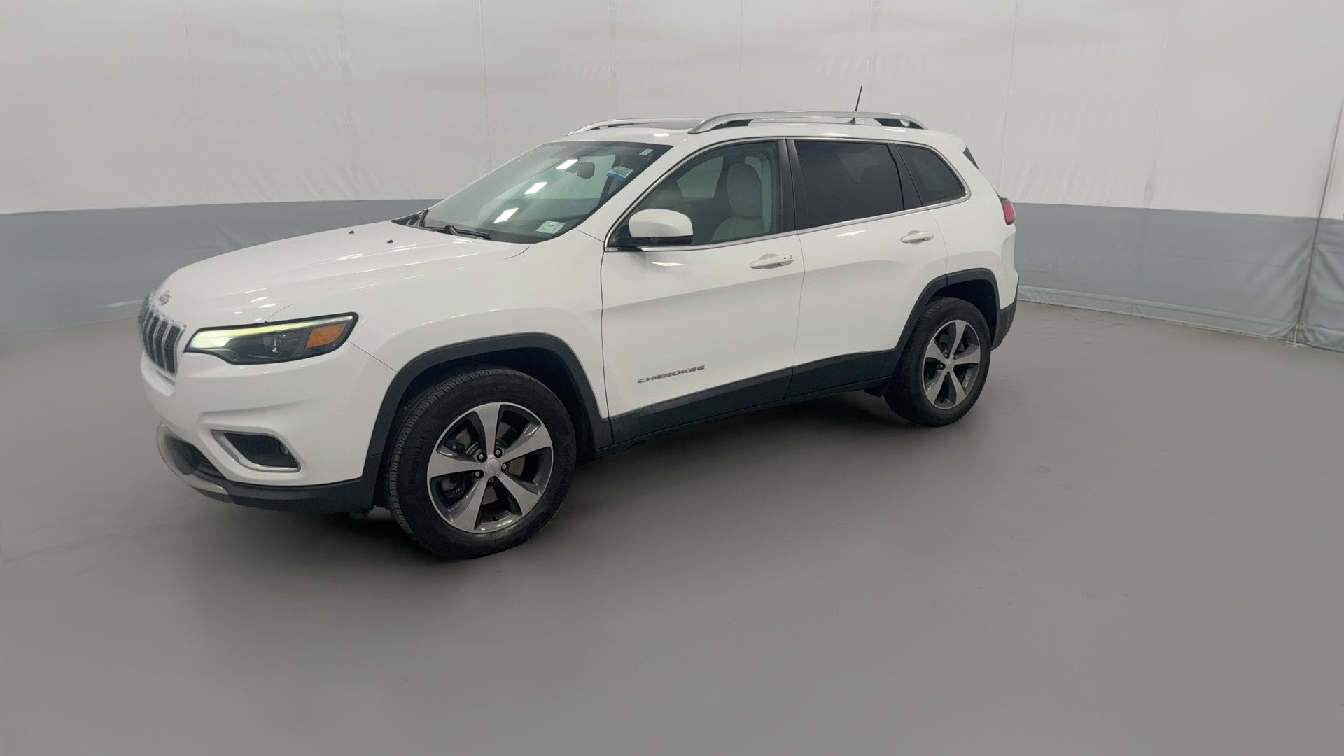 2019 Jeep Cherokee vehicle photo