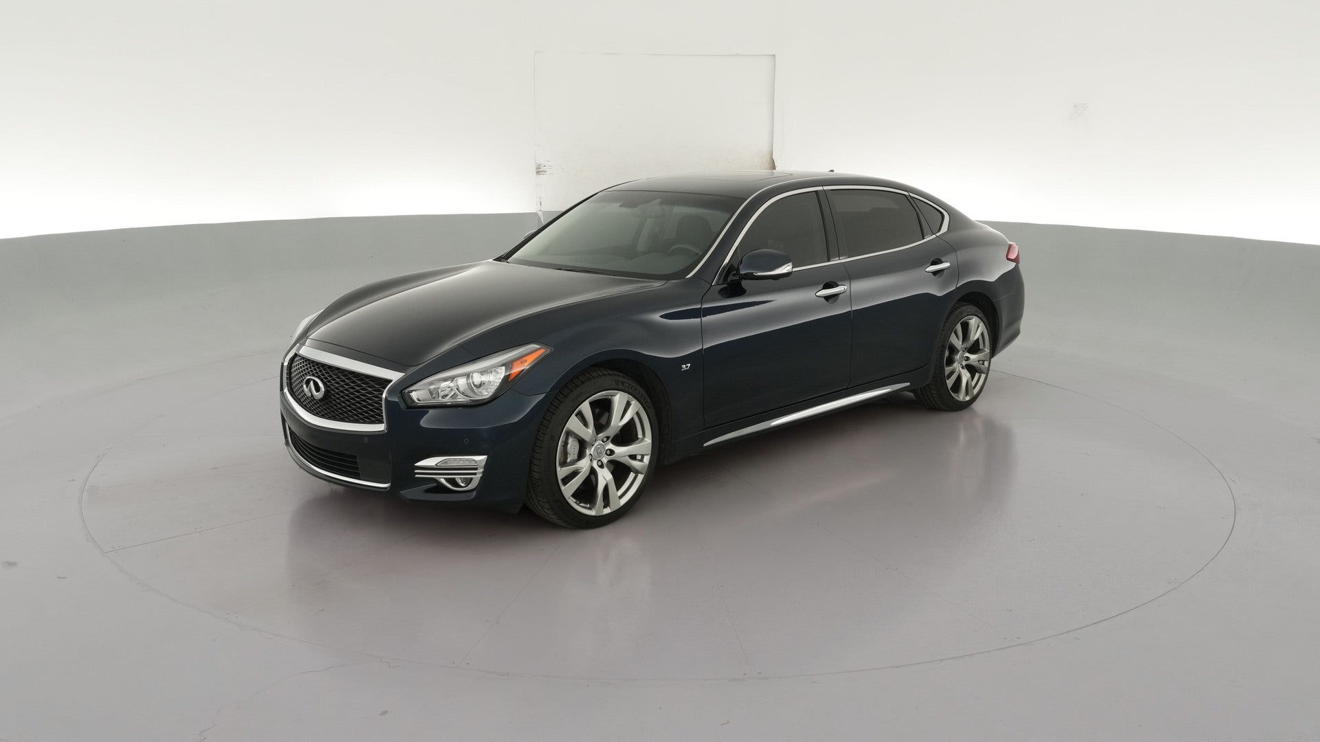 2017 INFINITI Q70 vehicle photo