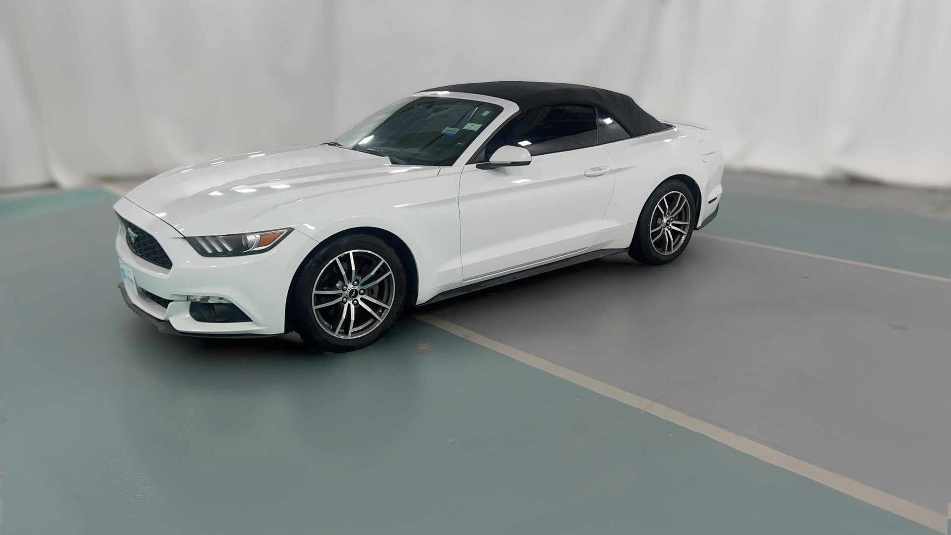 2016 Ford Mustang vehicle photo