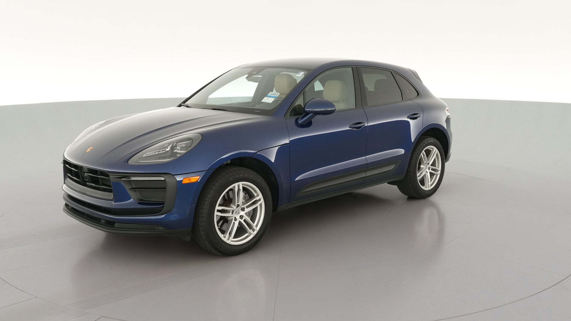 2024 Porsche Macan vehicle photo