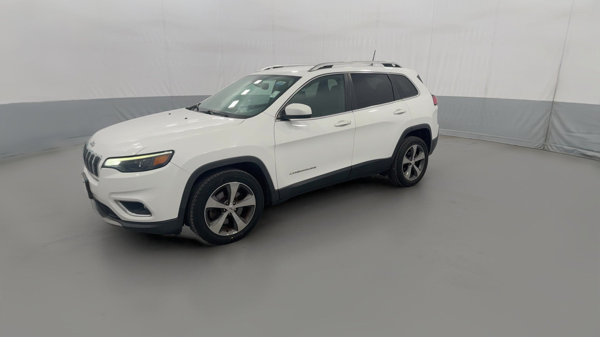 2020 Jeep Cherokee vehicle photo