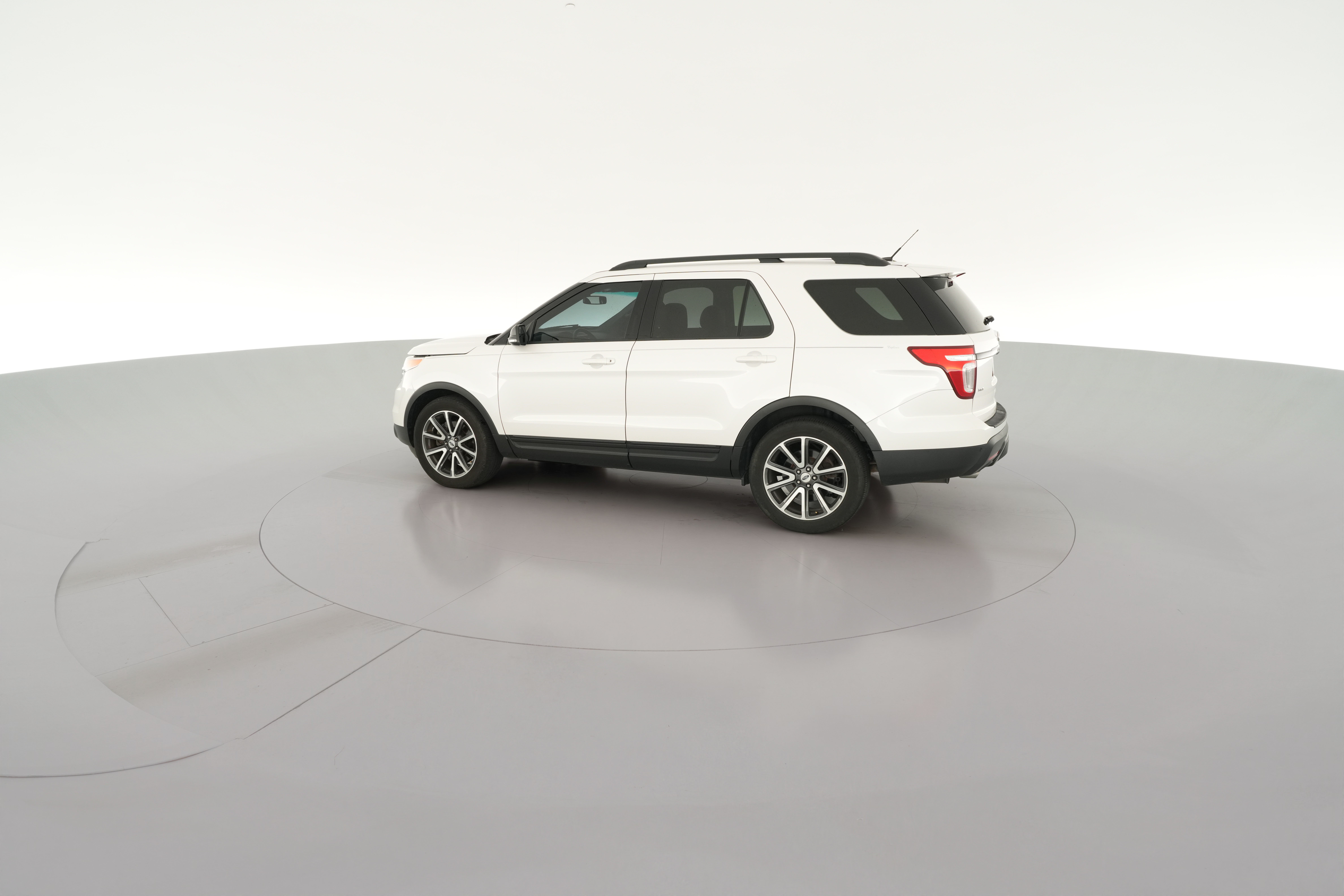 2015 Ford Explorer XLT - Photo 28