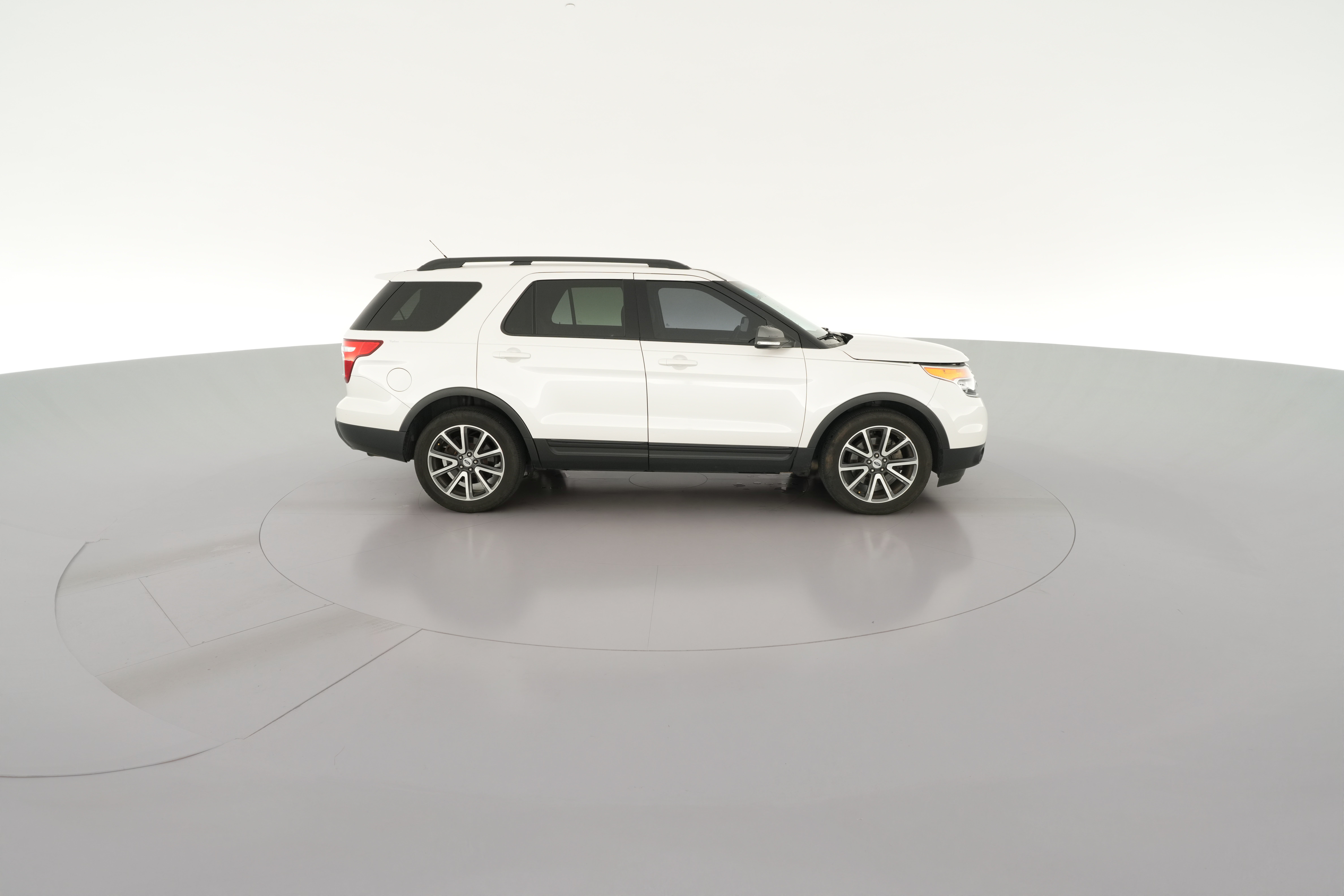 2015 Ford Explorer XLT - Photo 35