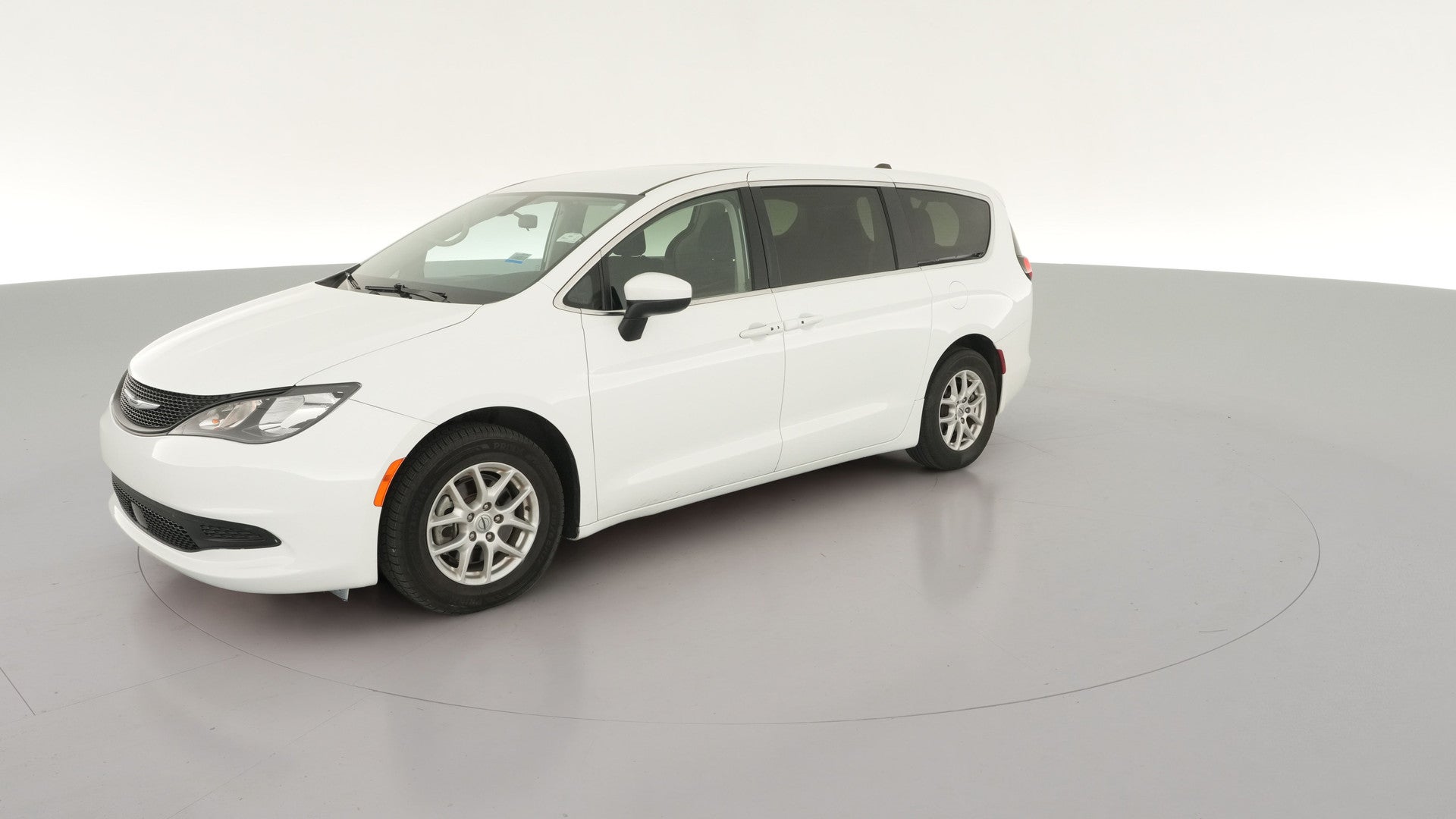 2022 Chrysler Voyager vehicle photo