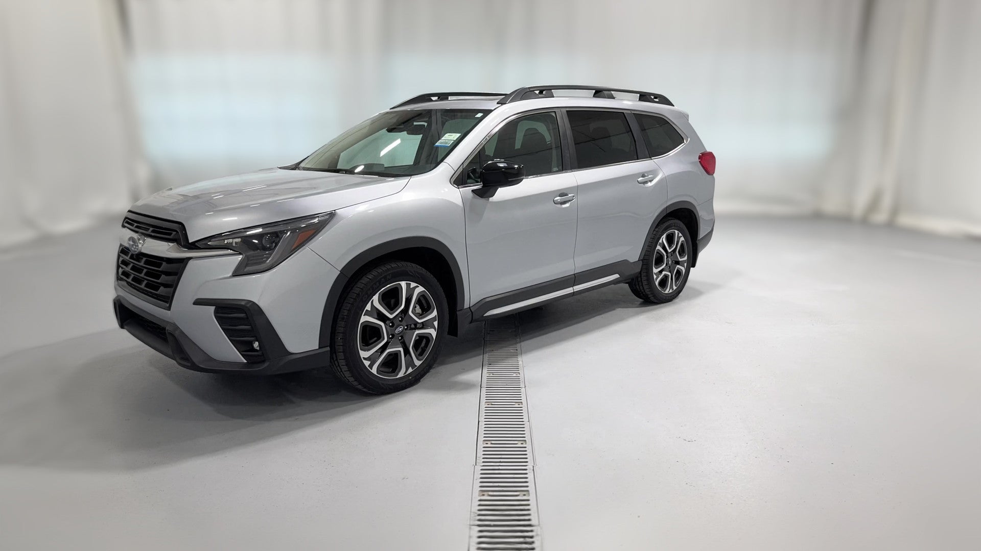 2024 Subaru Ascent vehicle photo