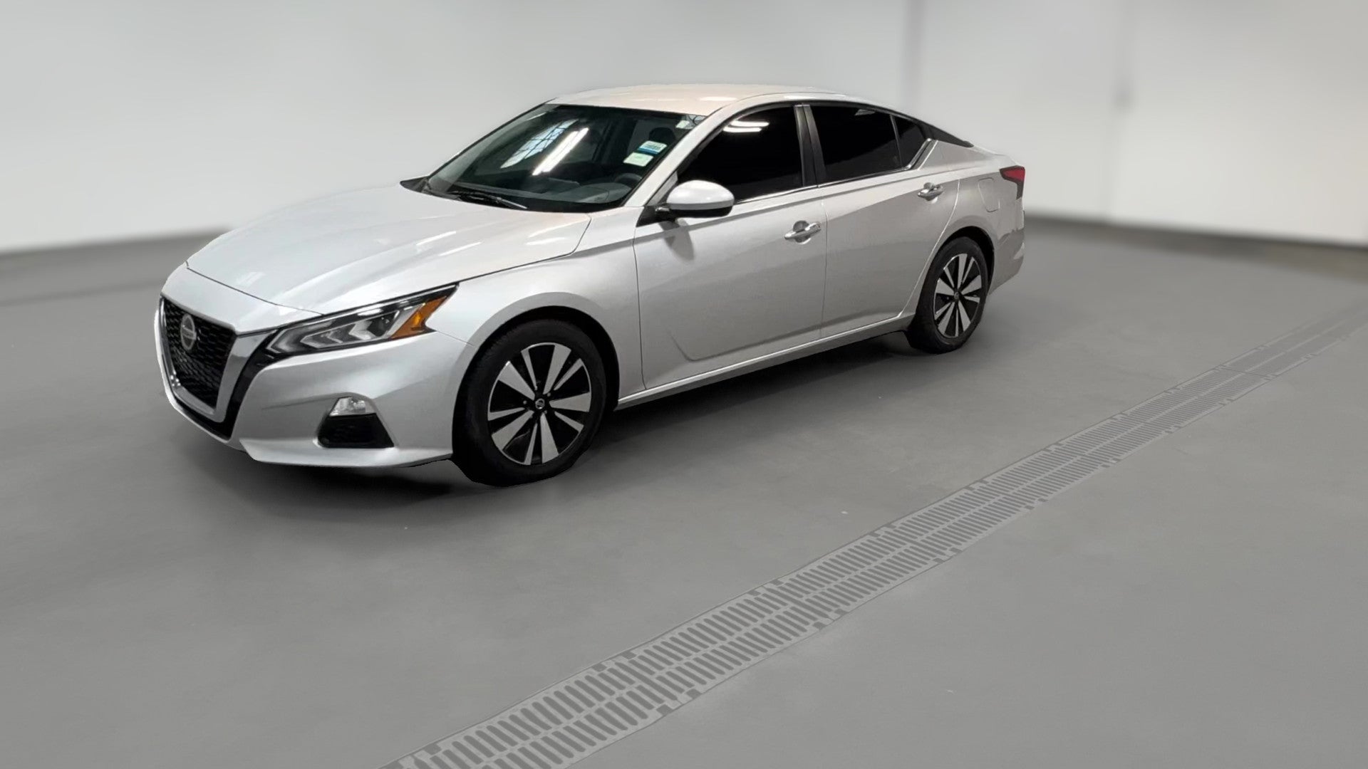 2021 Nissan Altima vehicle photo