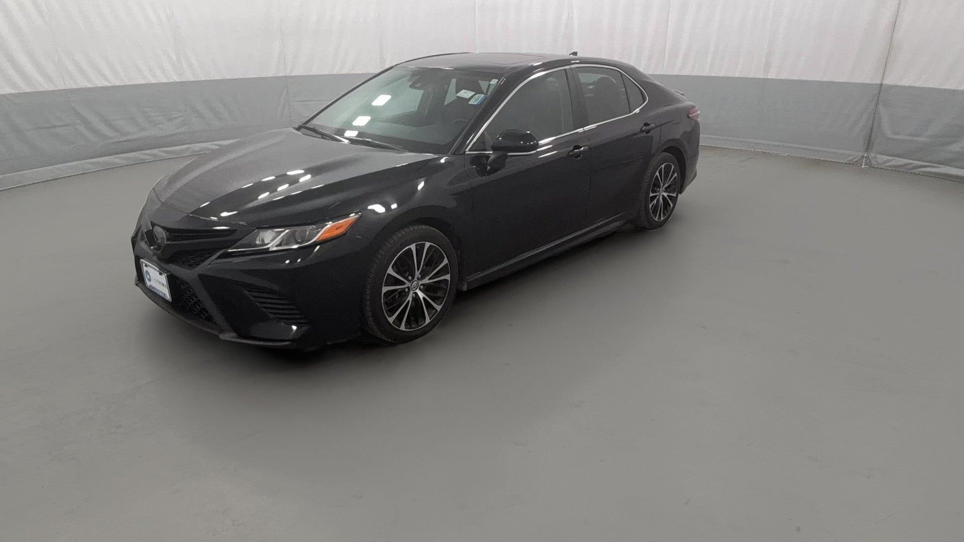 2018 Toyota Camry vehicle photo