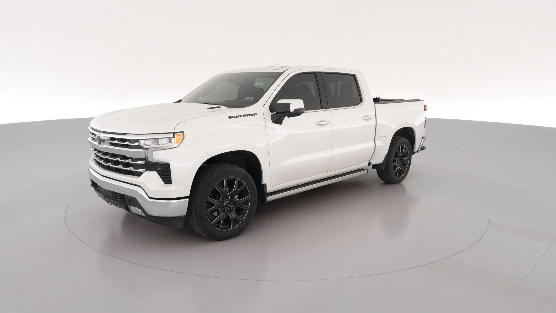 2022 Chevrolet Silverado 1500 Crew Cab vehicle photo