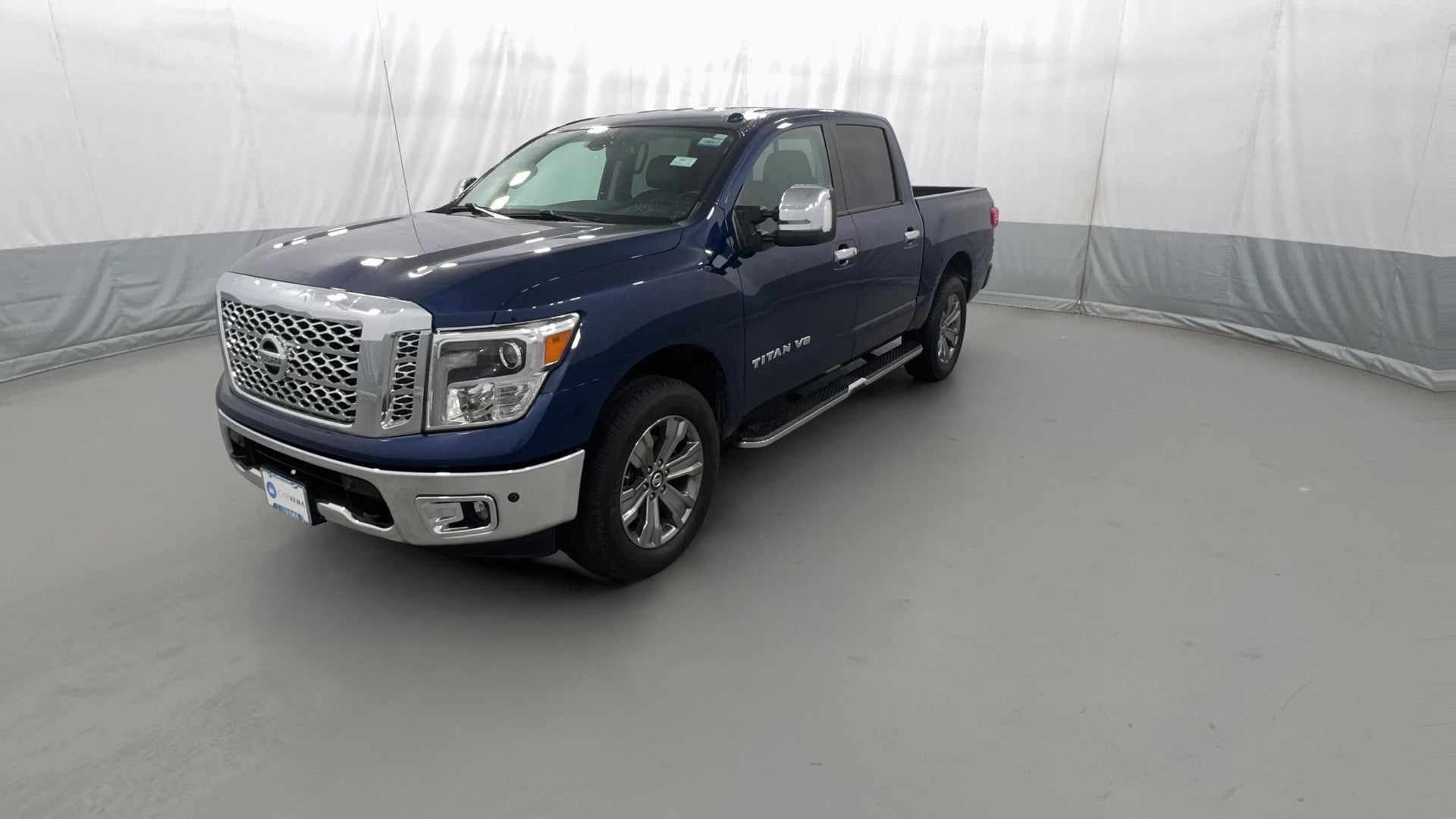 2019 Nissan Titan Crew Cab vehicle photo