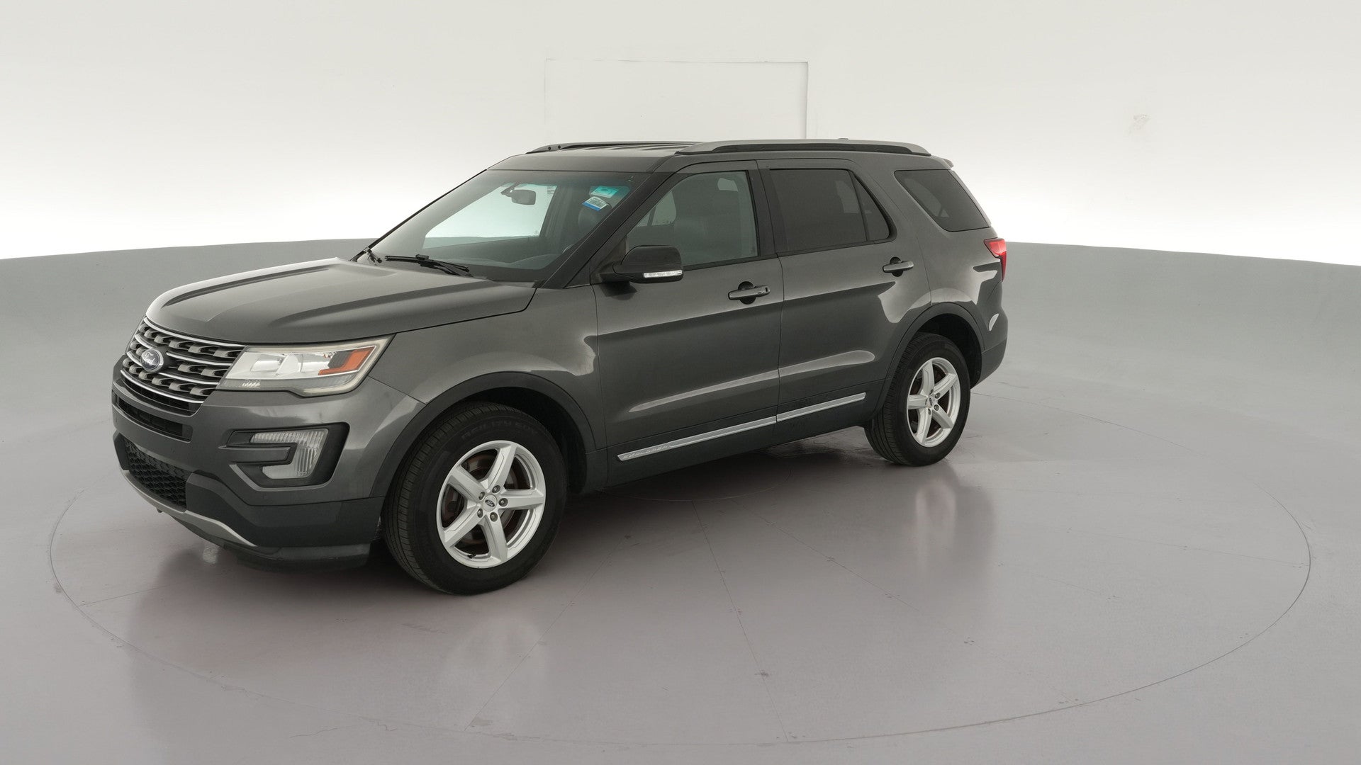 2017 Ford Explorer vehicle photo
