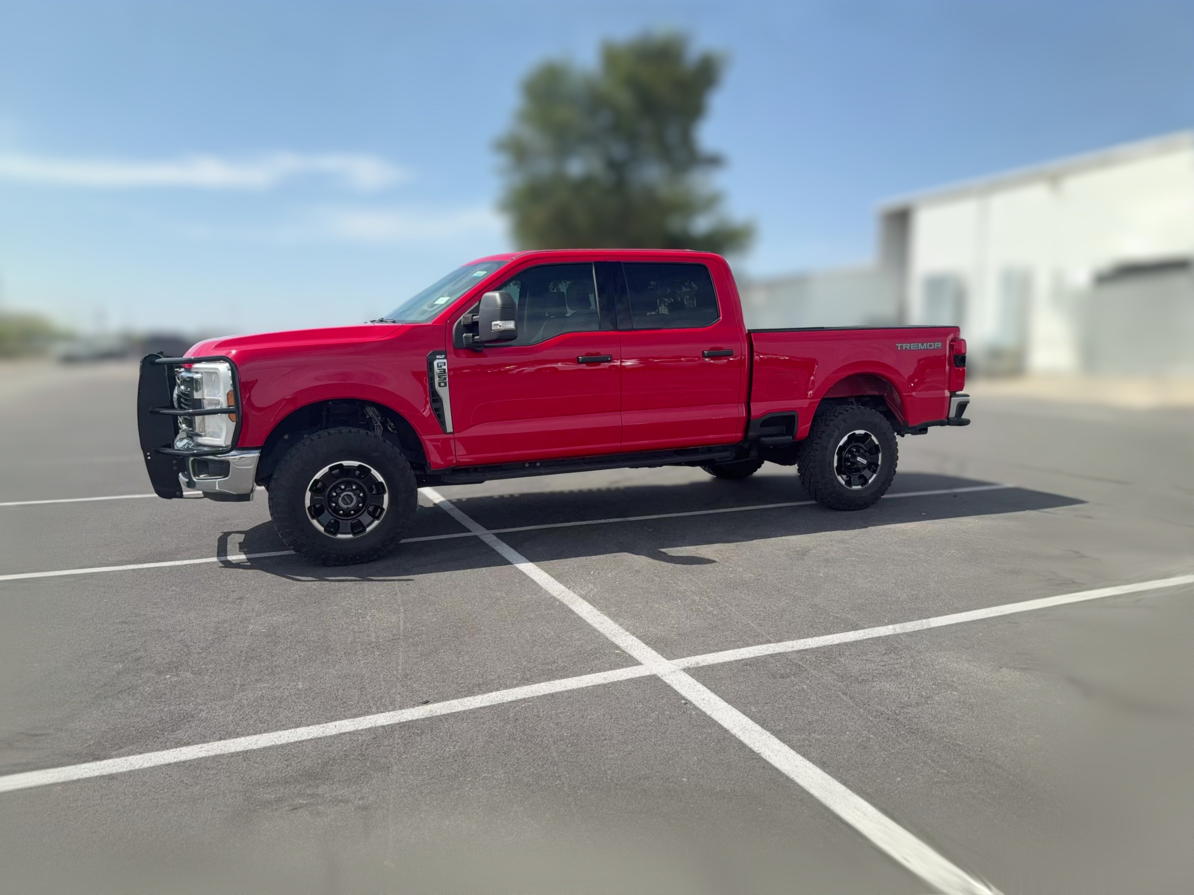 2025 Ford F-350 Super Duty XLT - Photo 25