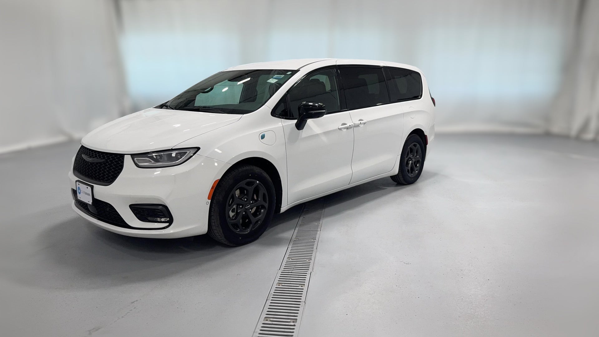 2024 Chrysler Pacifica Hybrid vehicle photo
