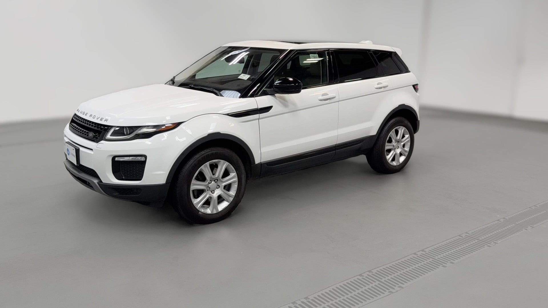 2019 Land Rover Range Rover Evoque vehicle photo