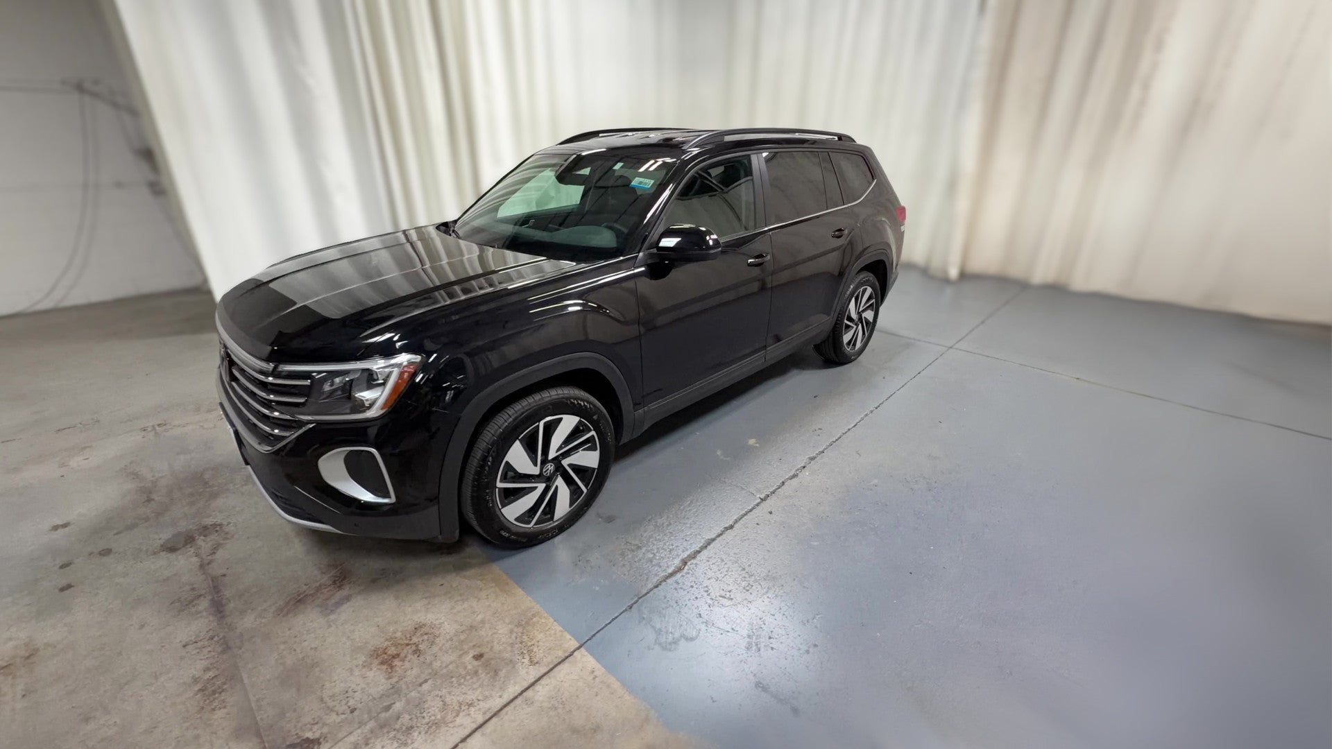2026 Volkswagen Atlas vehicle photo