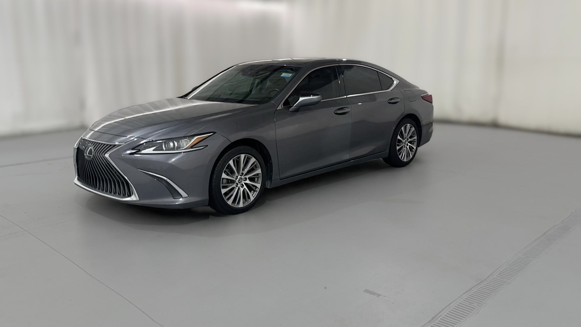 2021 Lexus ES vehicle photo
