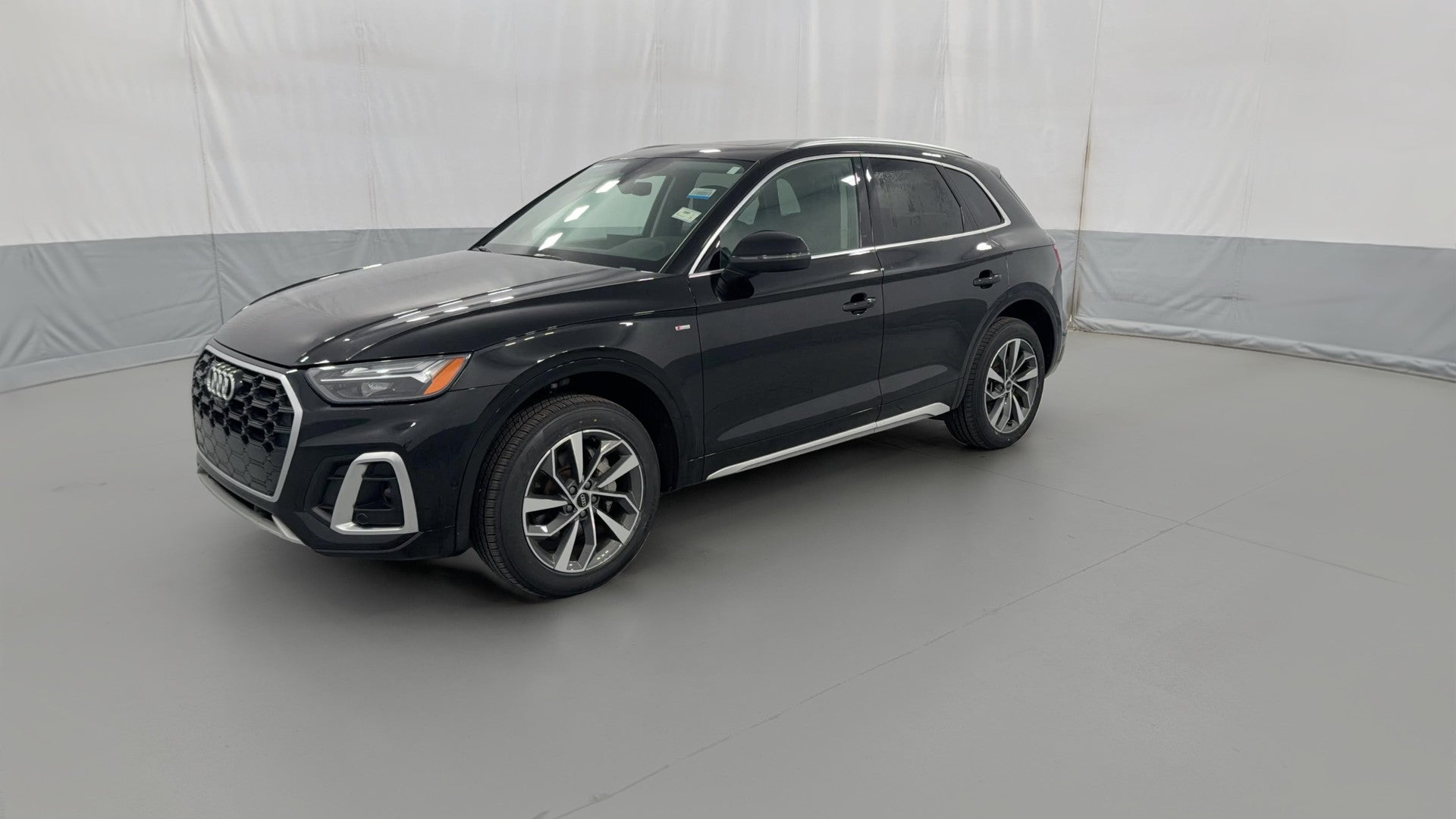 2024 Audi Q5 vehicle photo