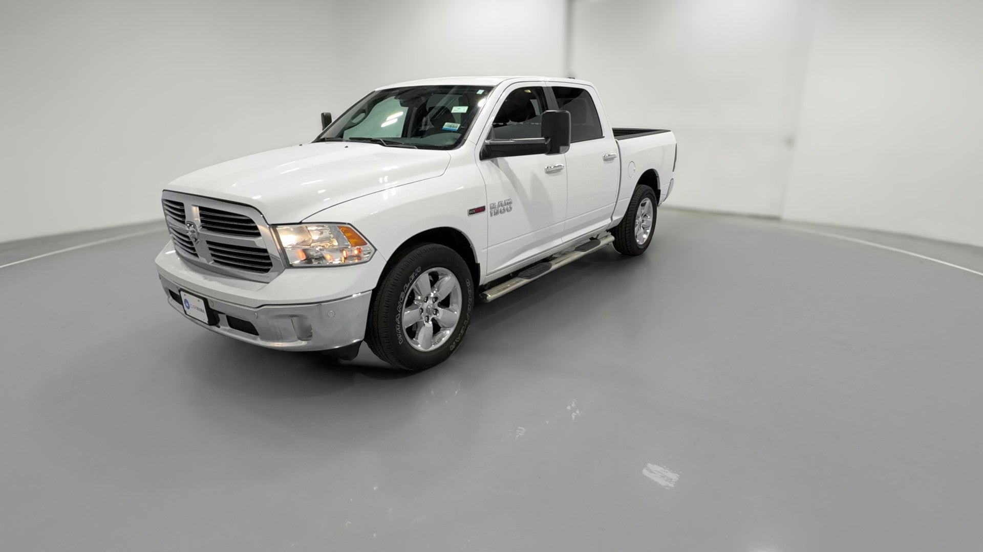 2018 Ram 1500 Crew Cab vehicle photo