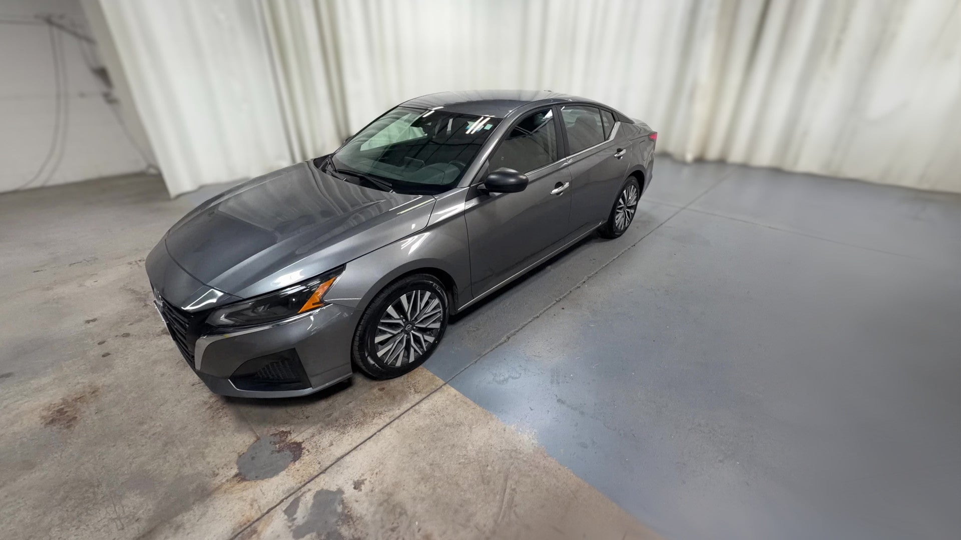 2025 Nissan Altima vehicle photo