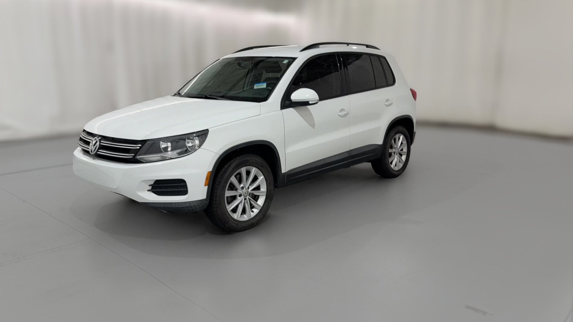 2017 Volkswagen Tiguan Limited vehicle photo