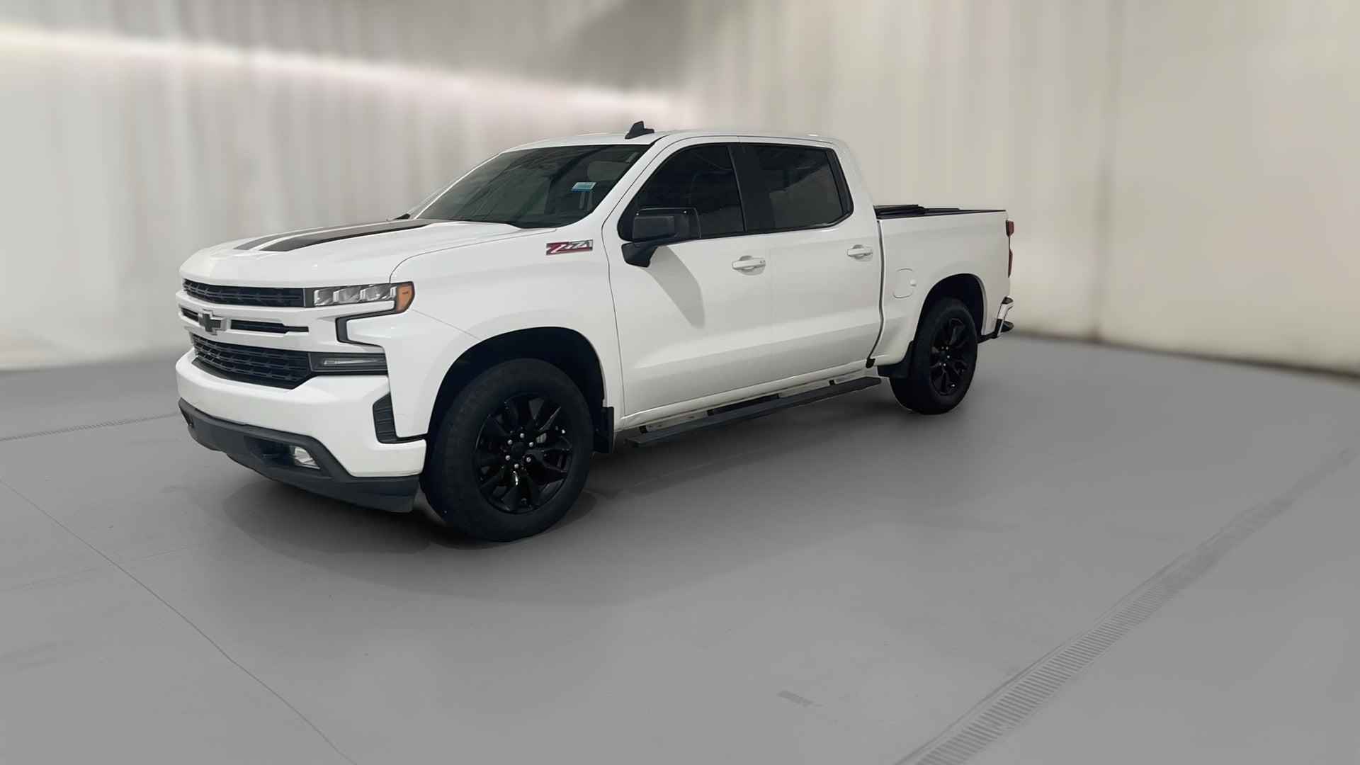 2020 Chevrolet Silverado 1500 Crew Cab vehicle photo